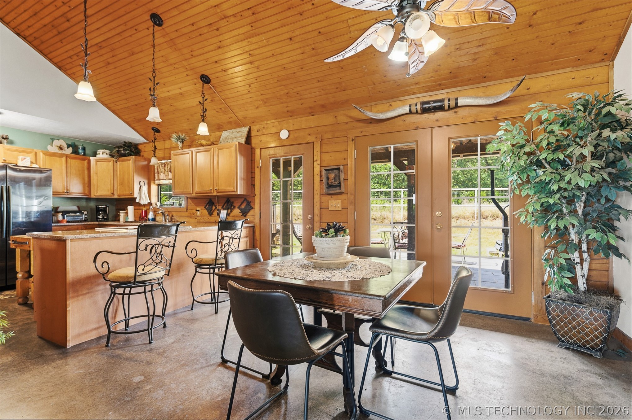 2650 Santa Fe Property Photo 8