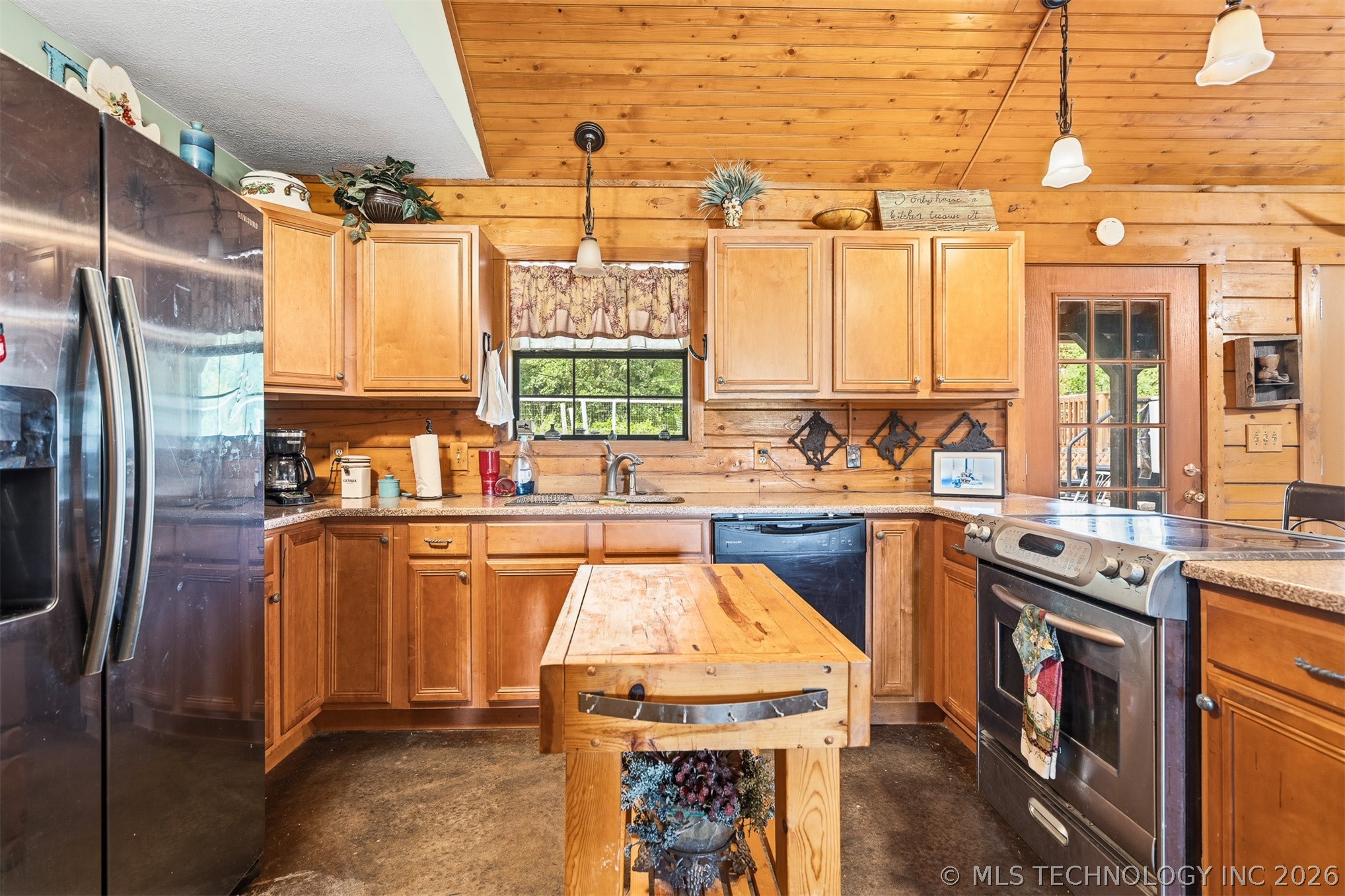 2650 Santa Fe Property Photo 13