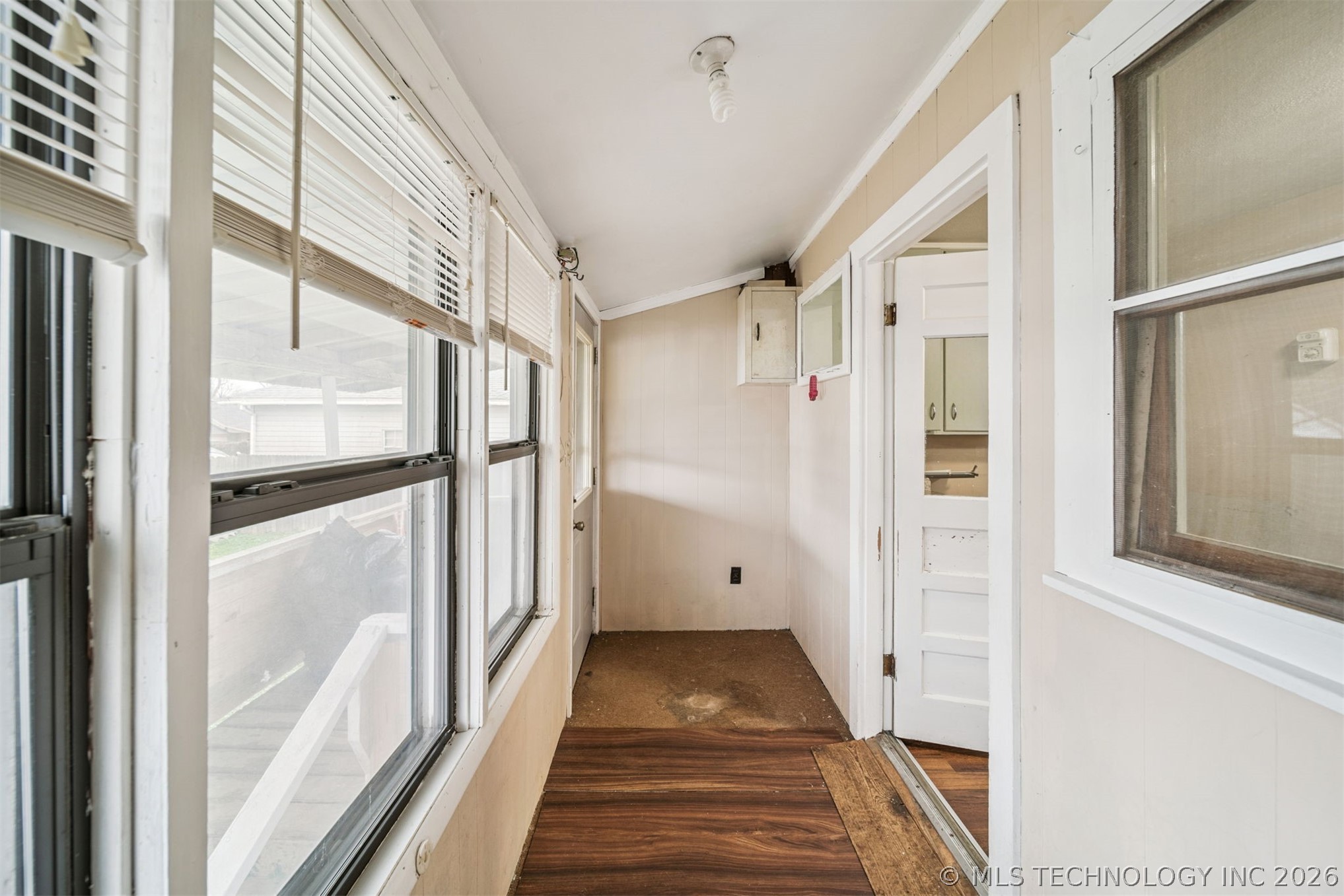 422 W Davis Drive Property Photo 11