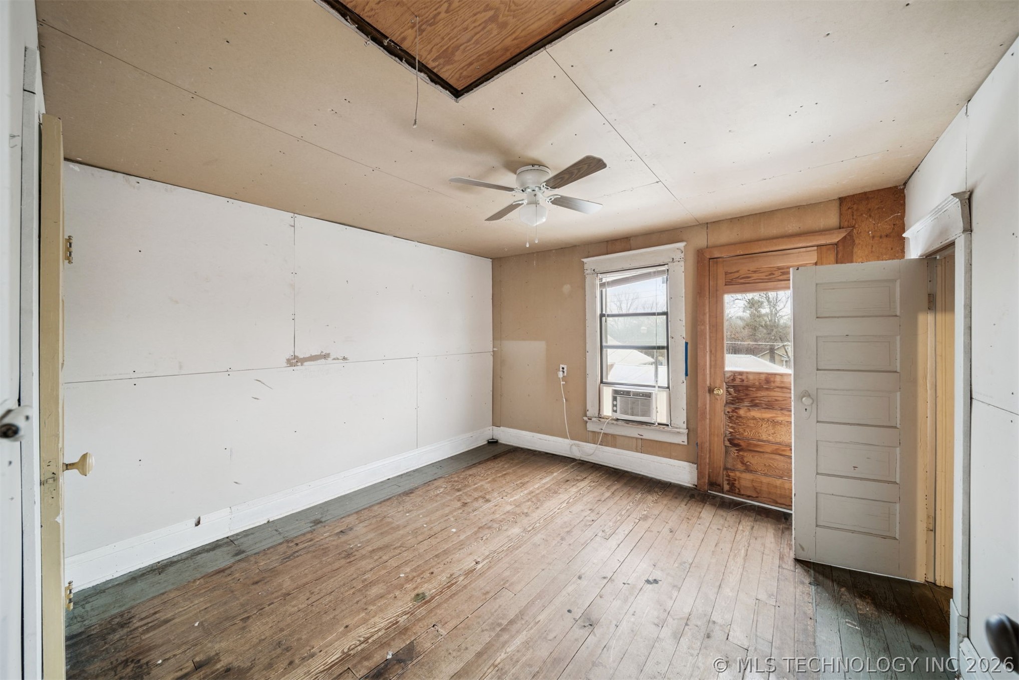 422 W Davis Drive Property Photo 17