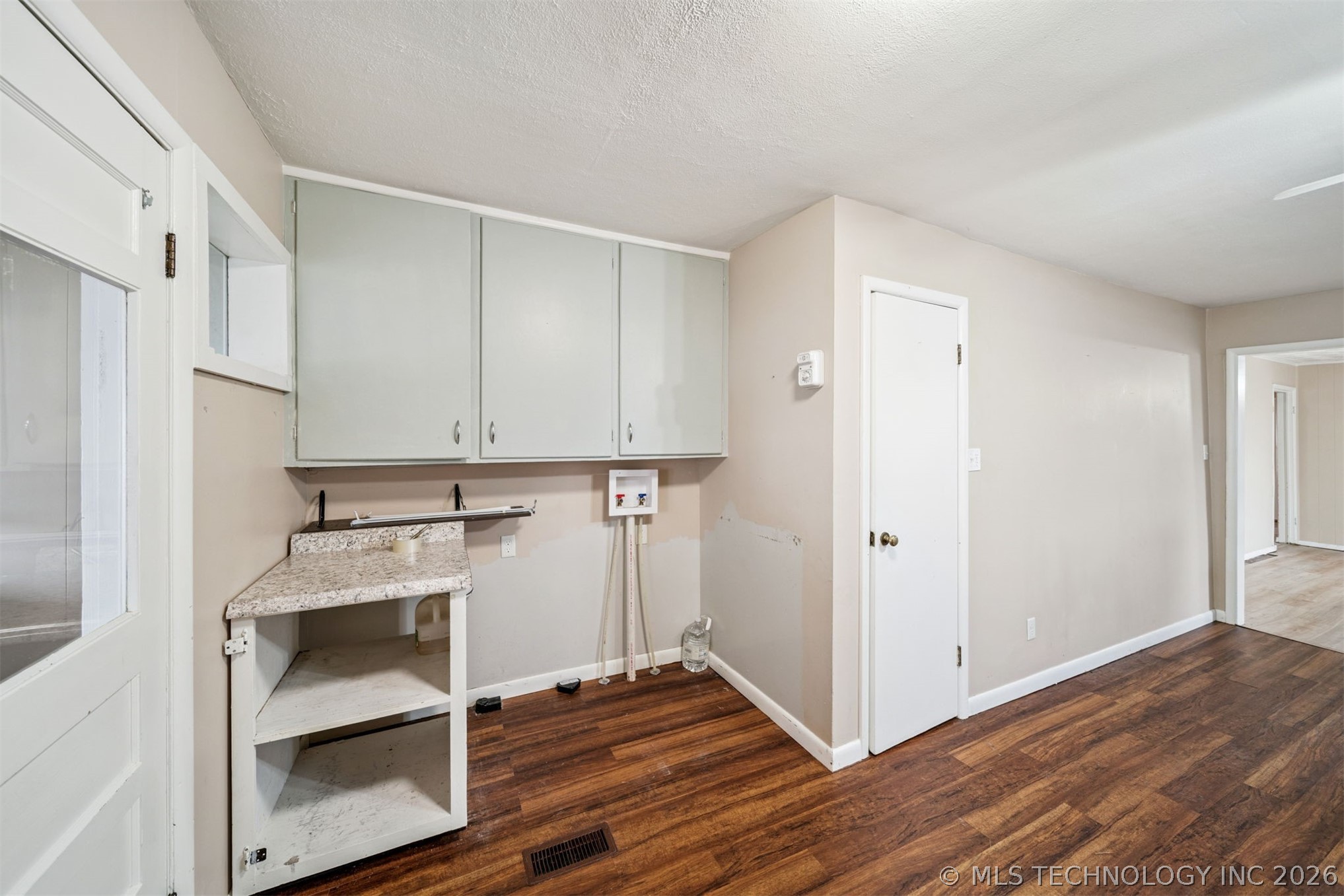 422 W Davis Drive Property Photo 23