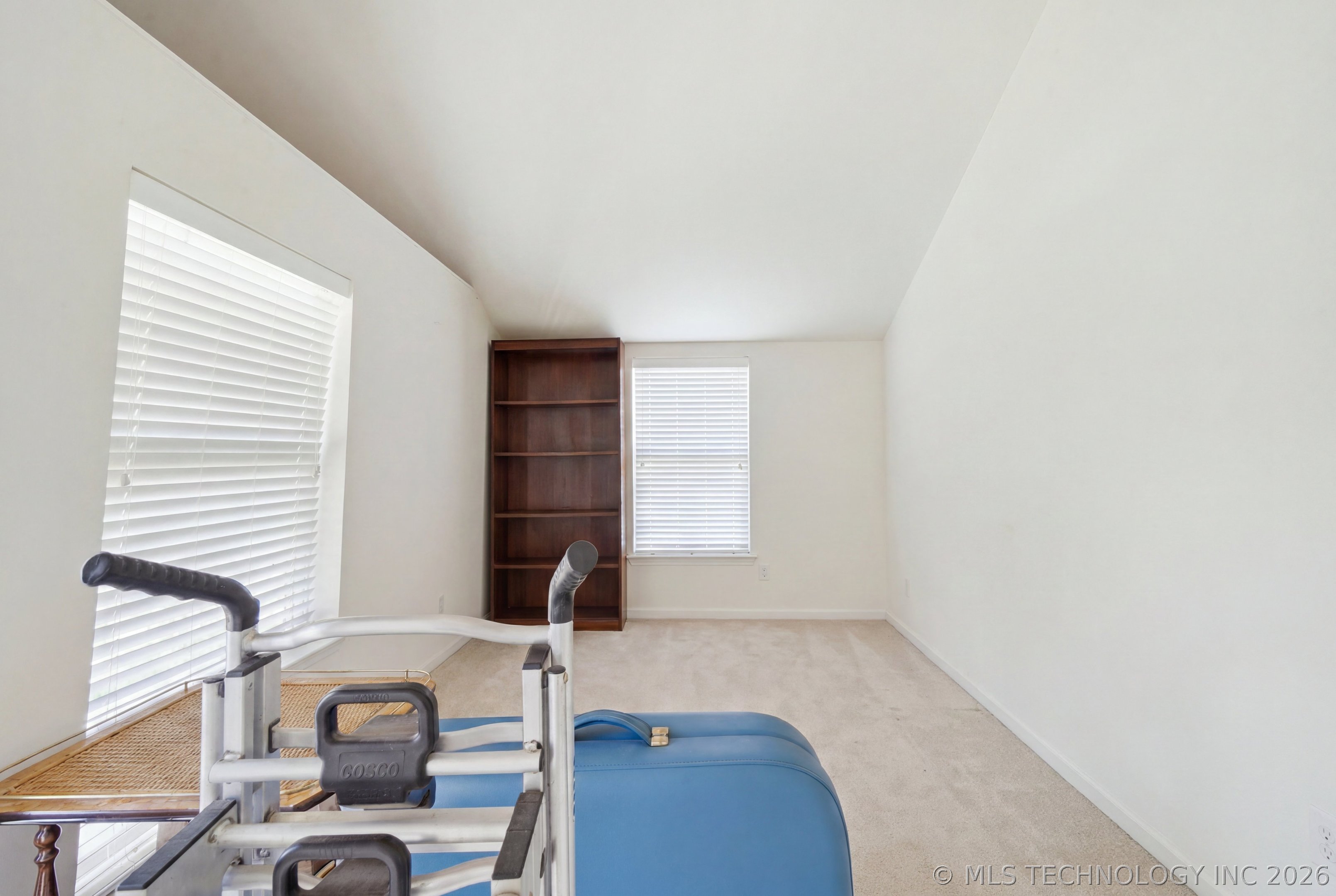1290 N Cliff Drive Property Photo 40