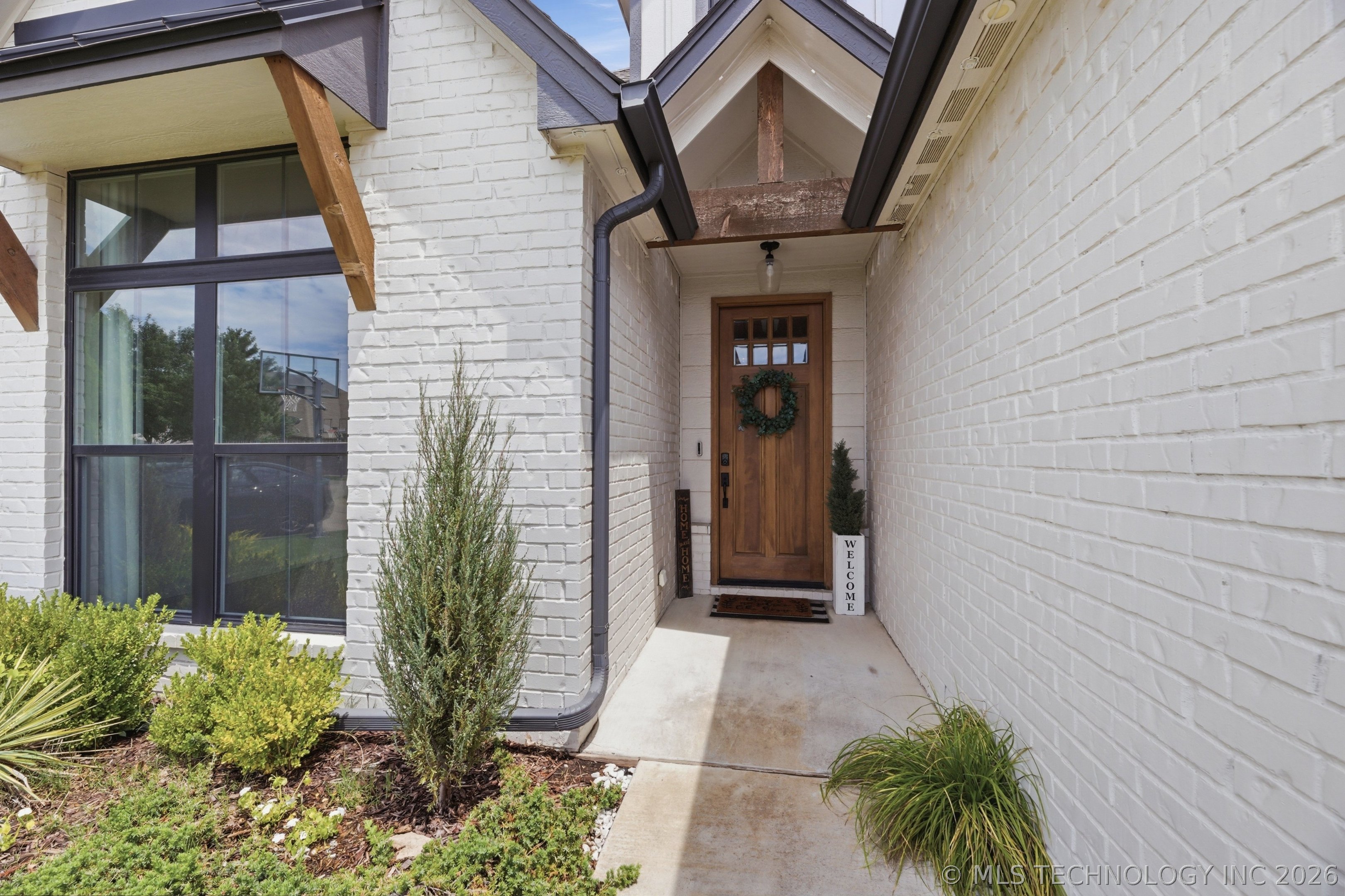 3730 S Fir Boulevard Property Photo 2