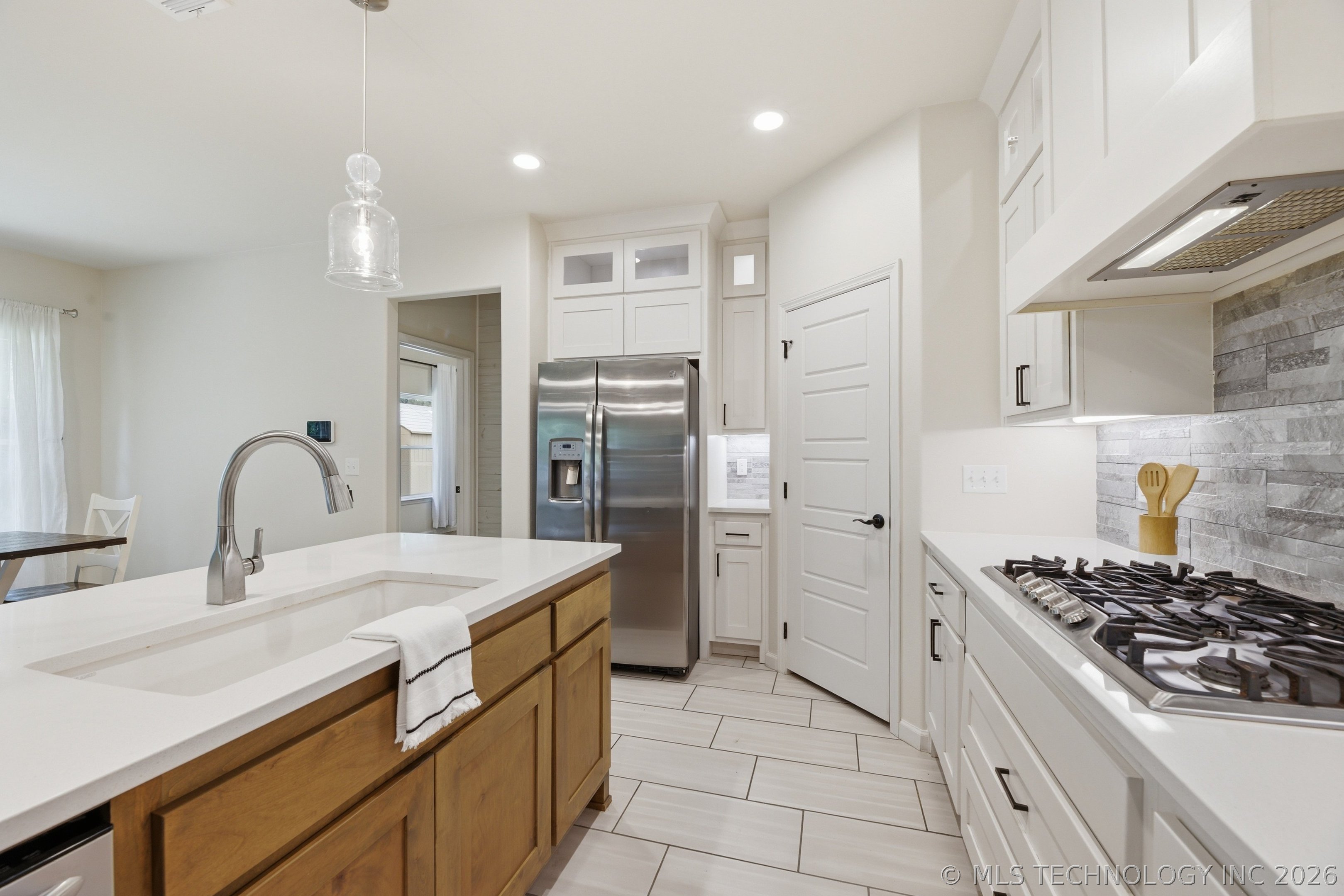3730 S Fir Boulevard Property Photo 8