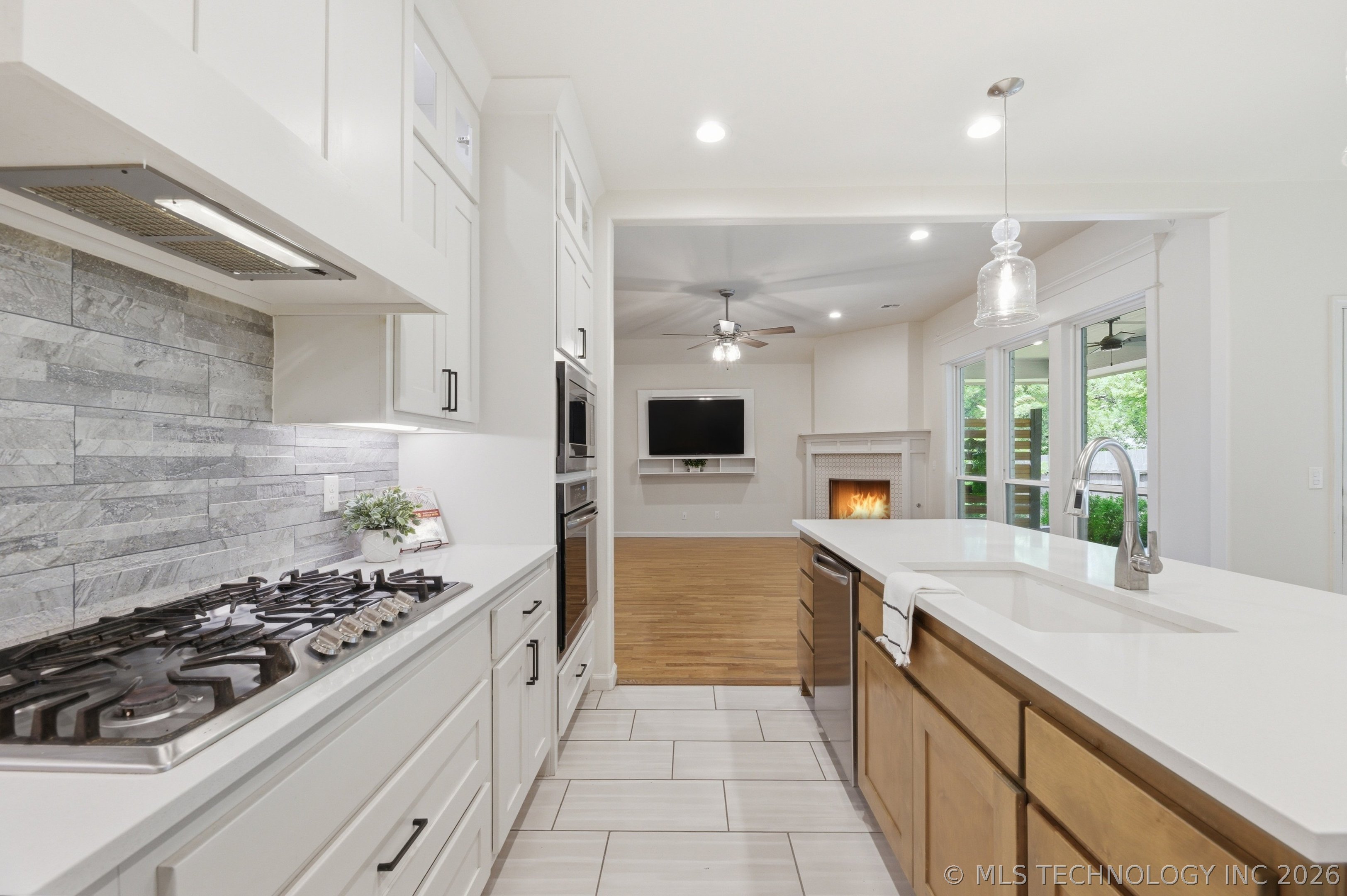 3730 S Fir Boulevard Property Photo 9