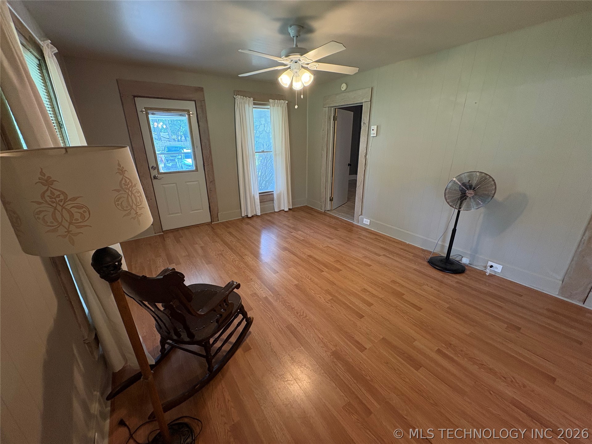 230 E Nelms Street Property Photo 3
