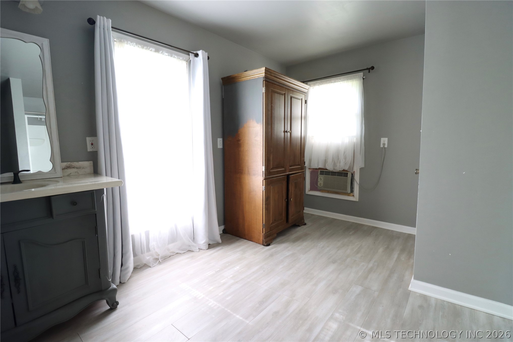 230 E Nelms Street Property Photo 10