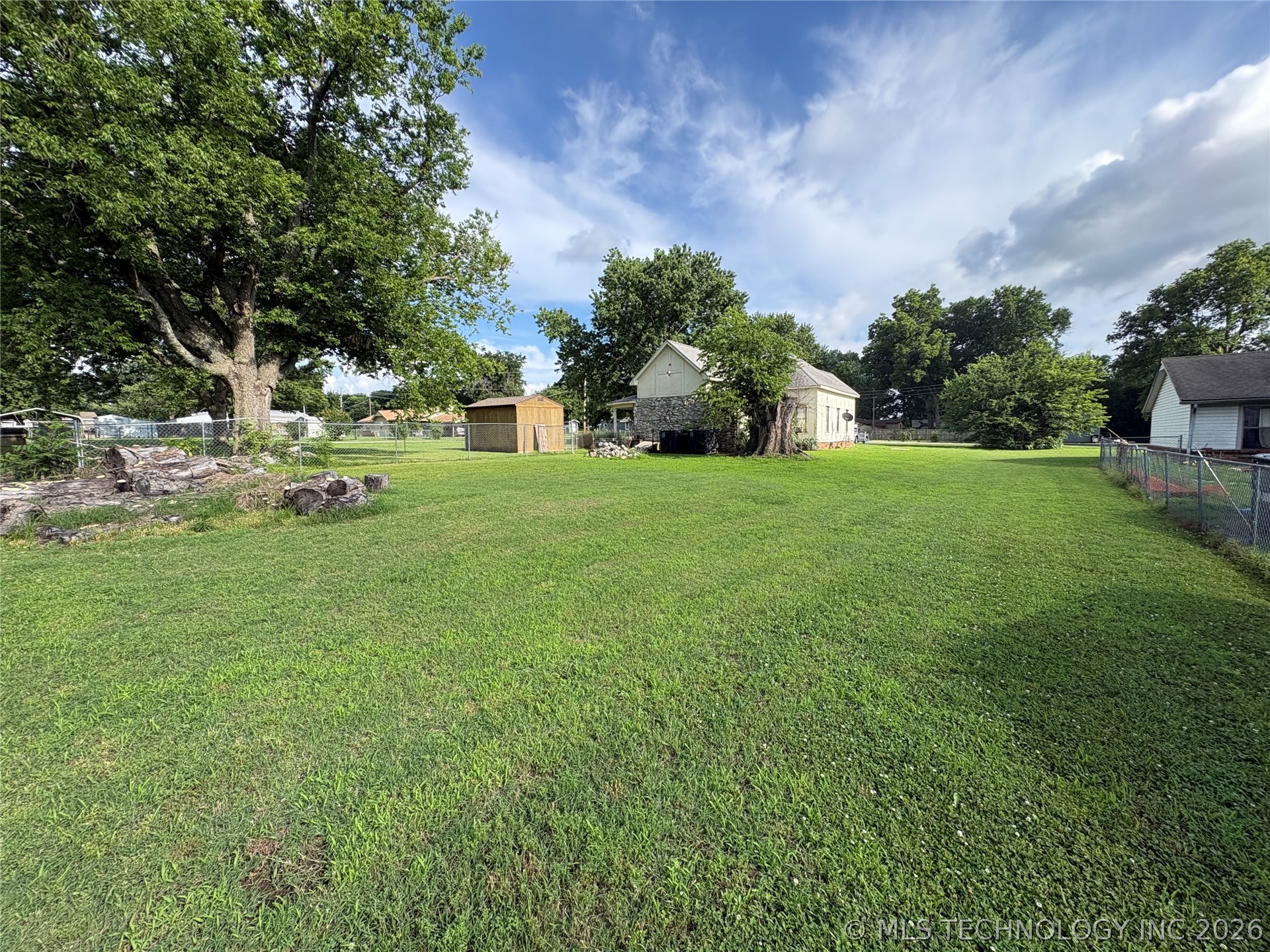 230 E Nelms Street Property Photo 13