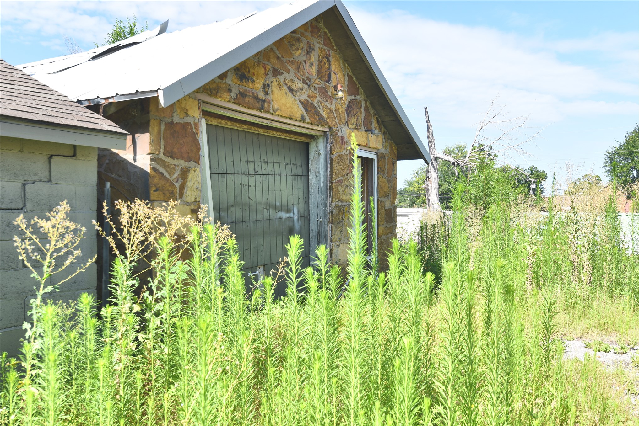 5134 Charles Page Boulevard Property Photo 8