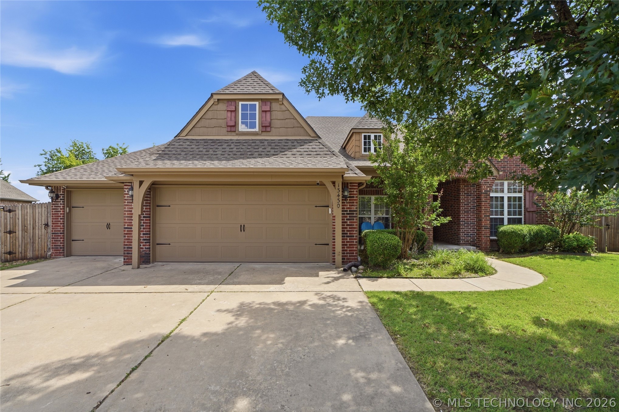 13430 S 19th Street Property Photo 1