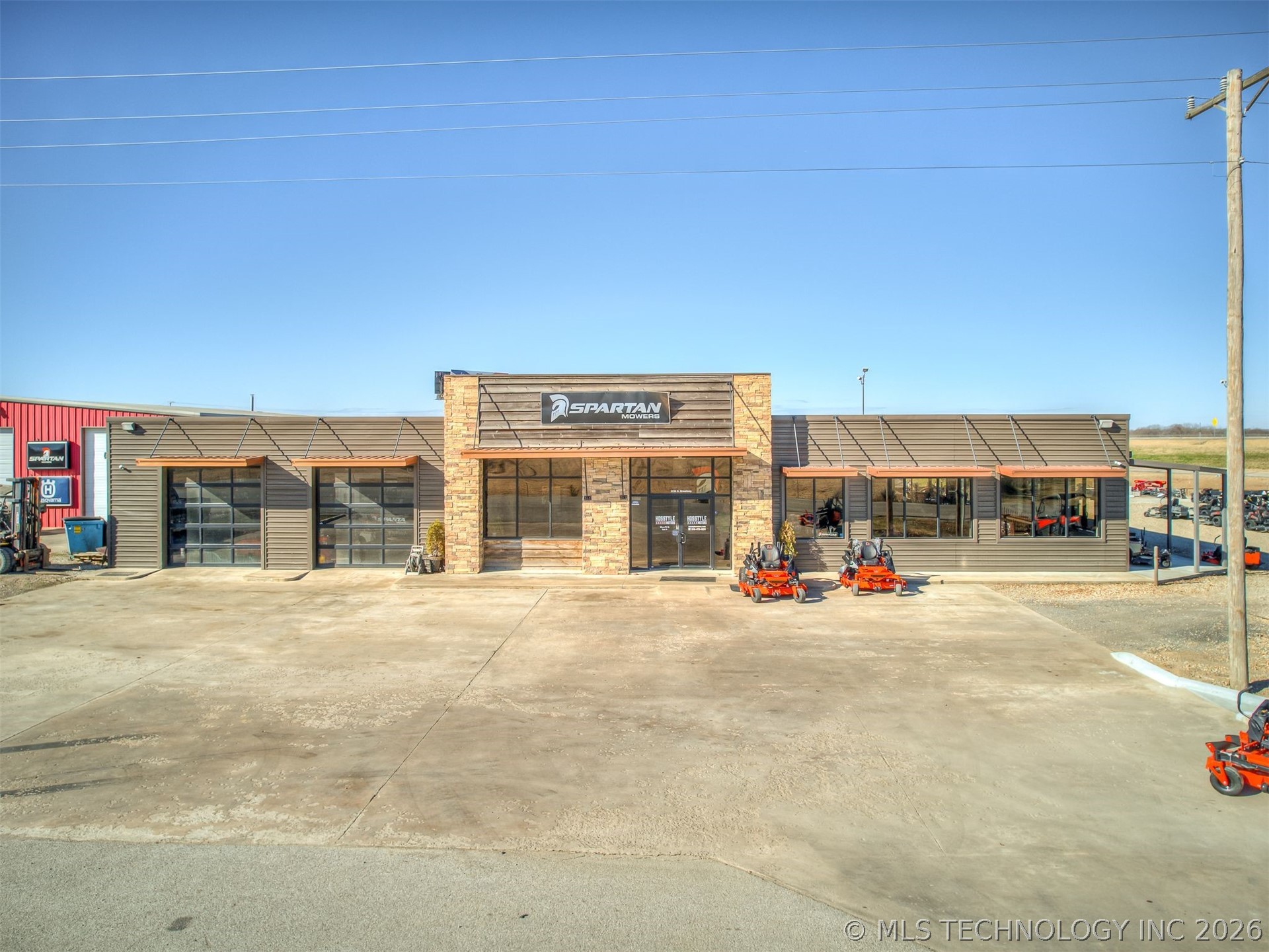 2238 N Broadway Property Photo 2