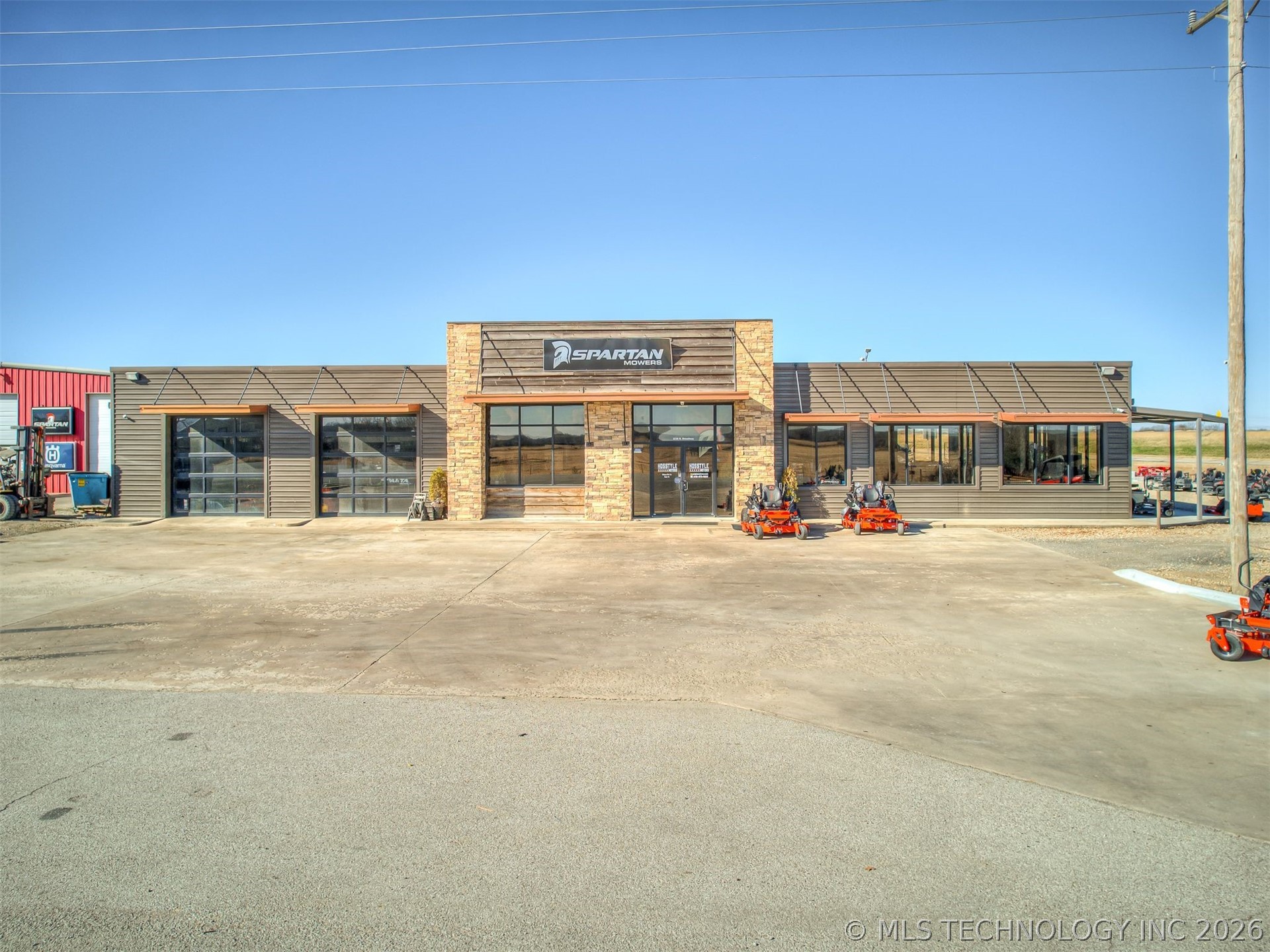 2238 N Broadway Property Photo 3