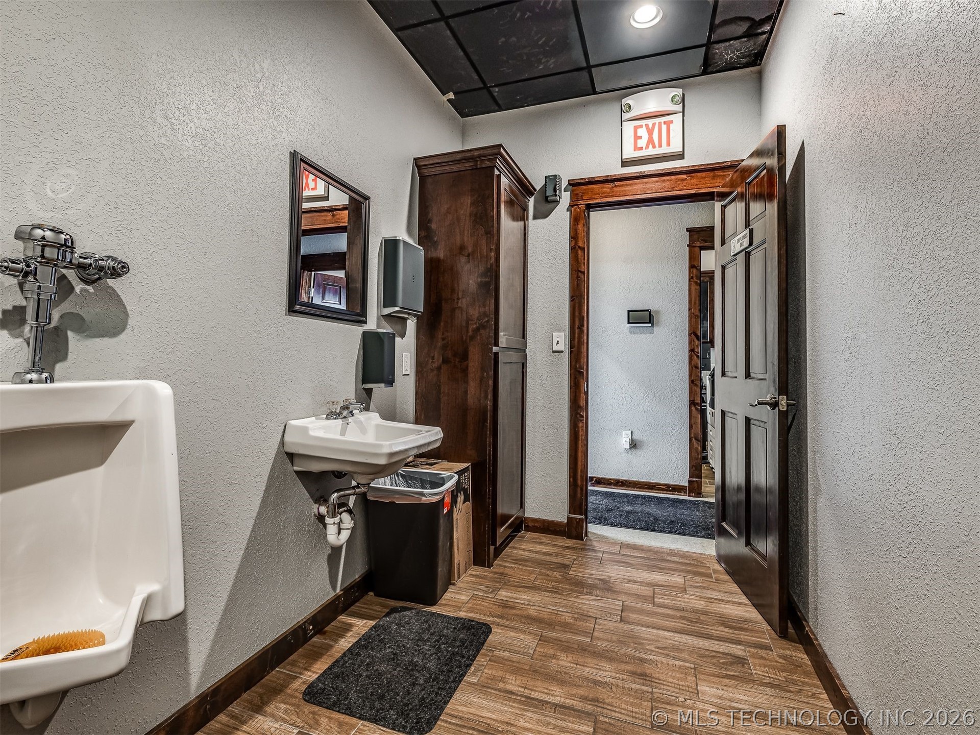 2238 N Broadway Property Photo 79