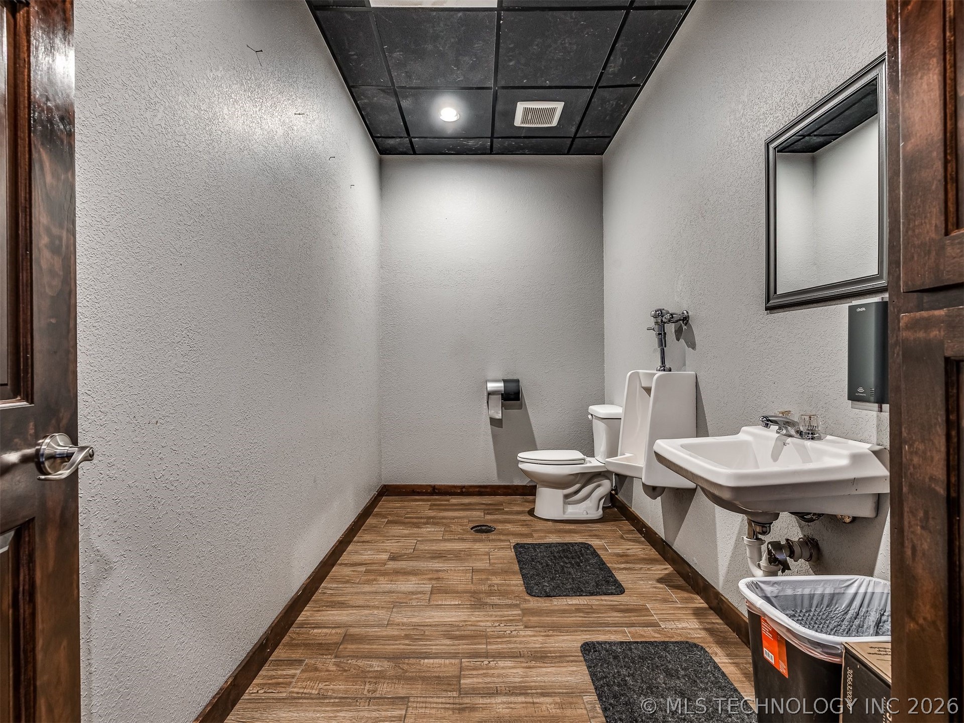 2238 N Broadway Property Photo 81