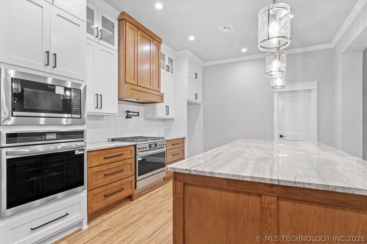 31820 E Two Socks Drive Property Photo 15