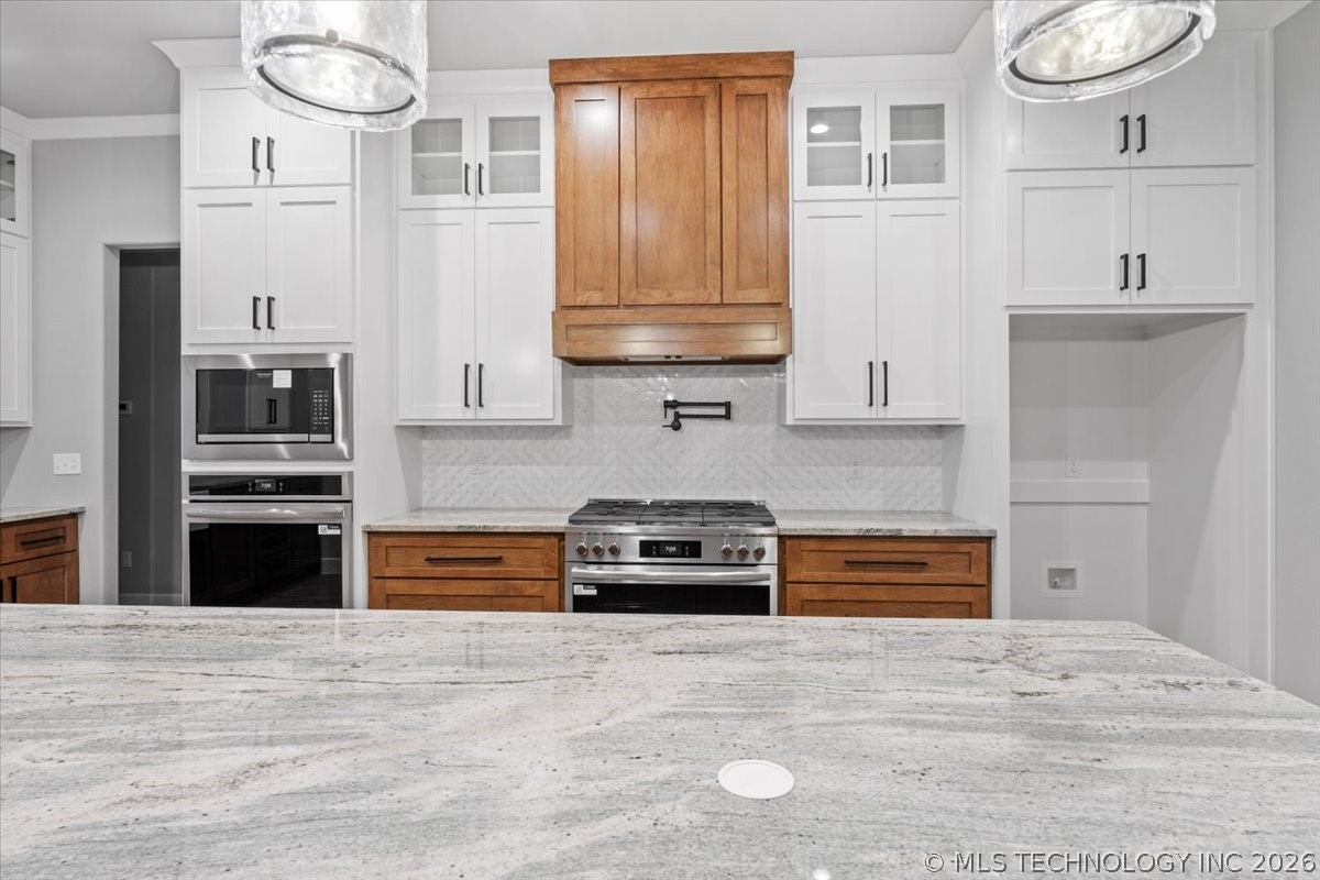 31820 E Two Socks Drive Property Photo 18