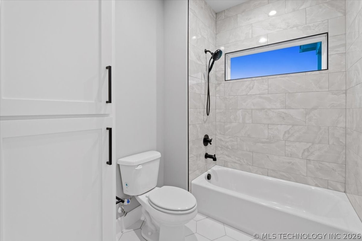31820 E Two Socks Drive Property Photo 29