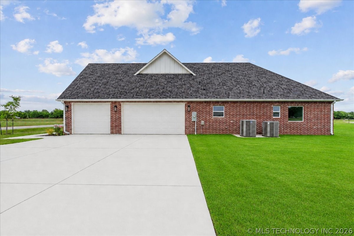31820 E Two Socks Drive Property Photo 55