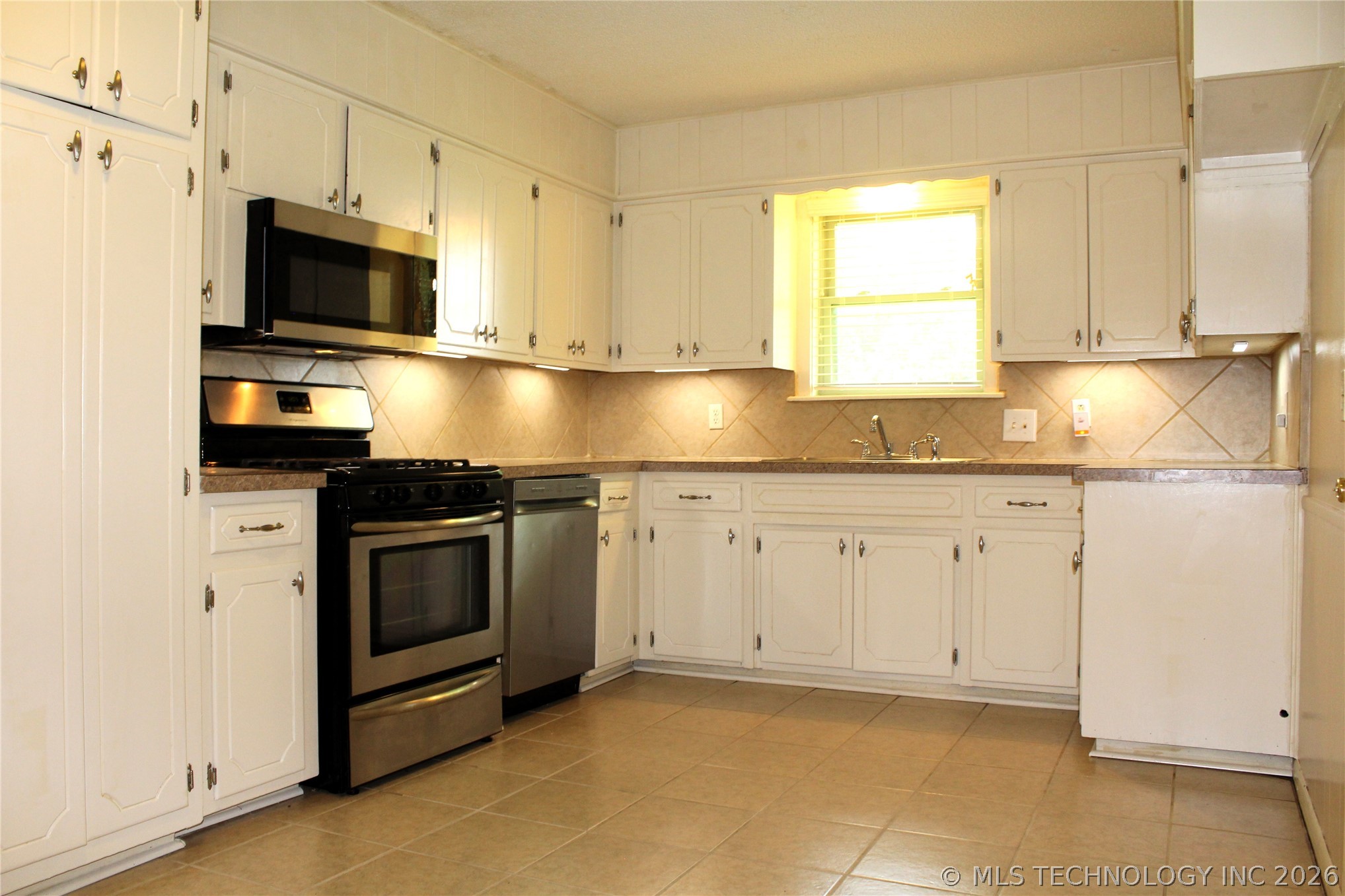 856 Sterret Road Property Photo 13