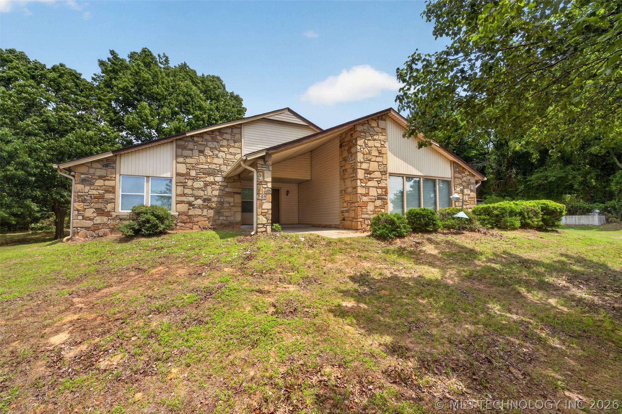 1259 N Peninsula Drive Property Photo 2