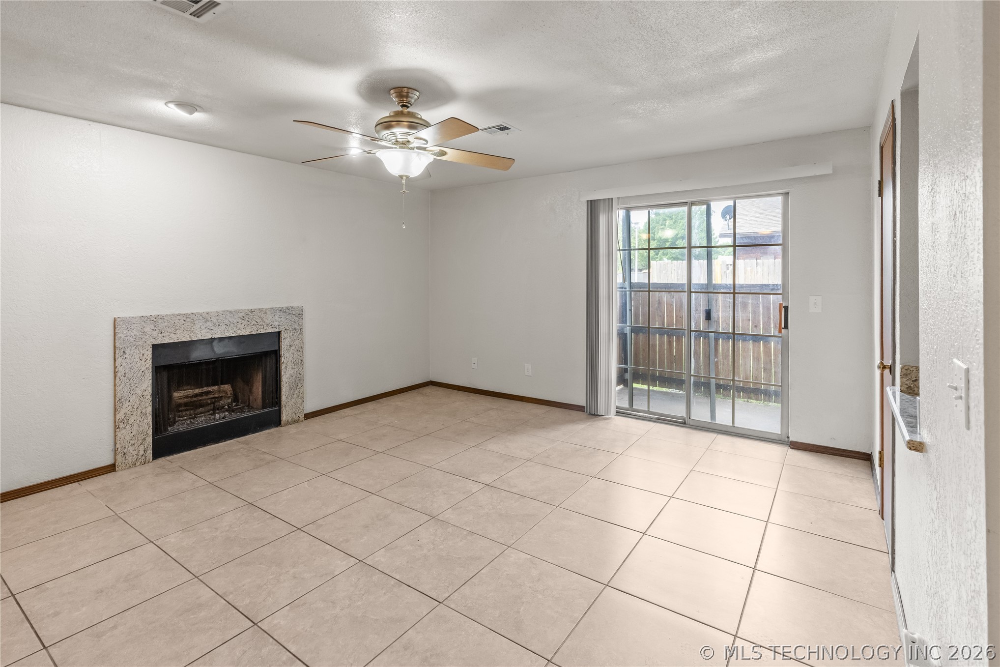 2715 Chattanooga Property Photo 5