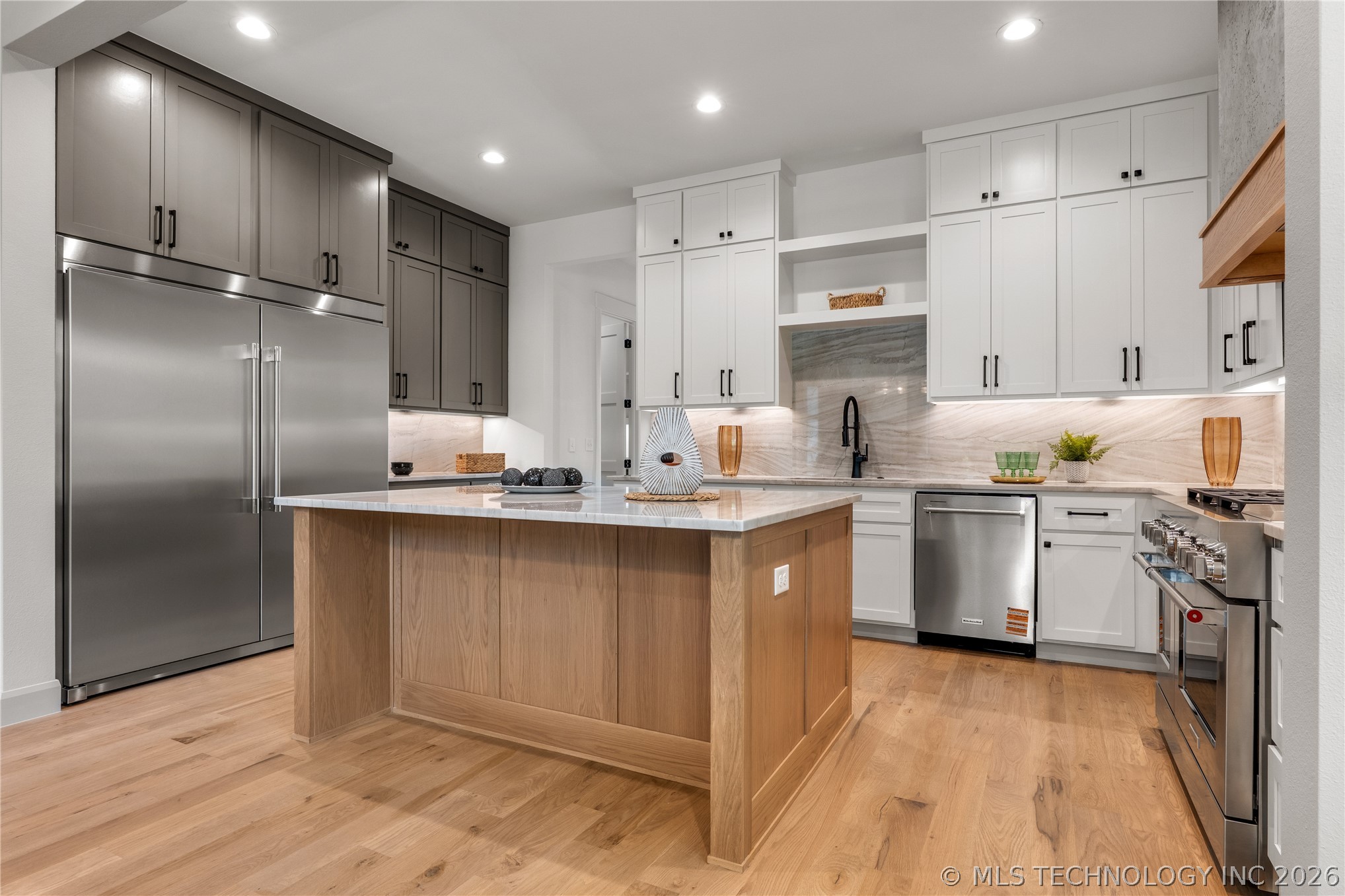 237 E 35th Place Property Photo 16