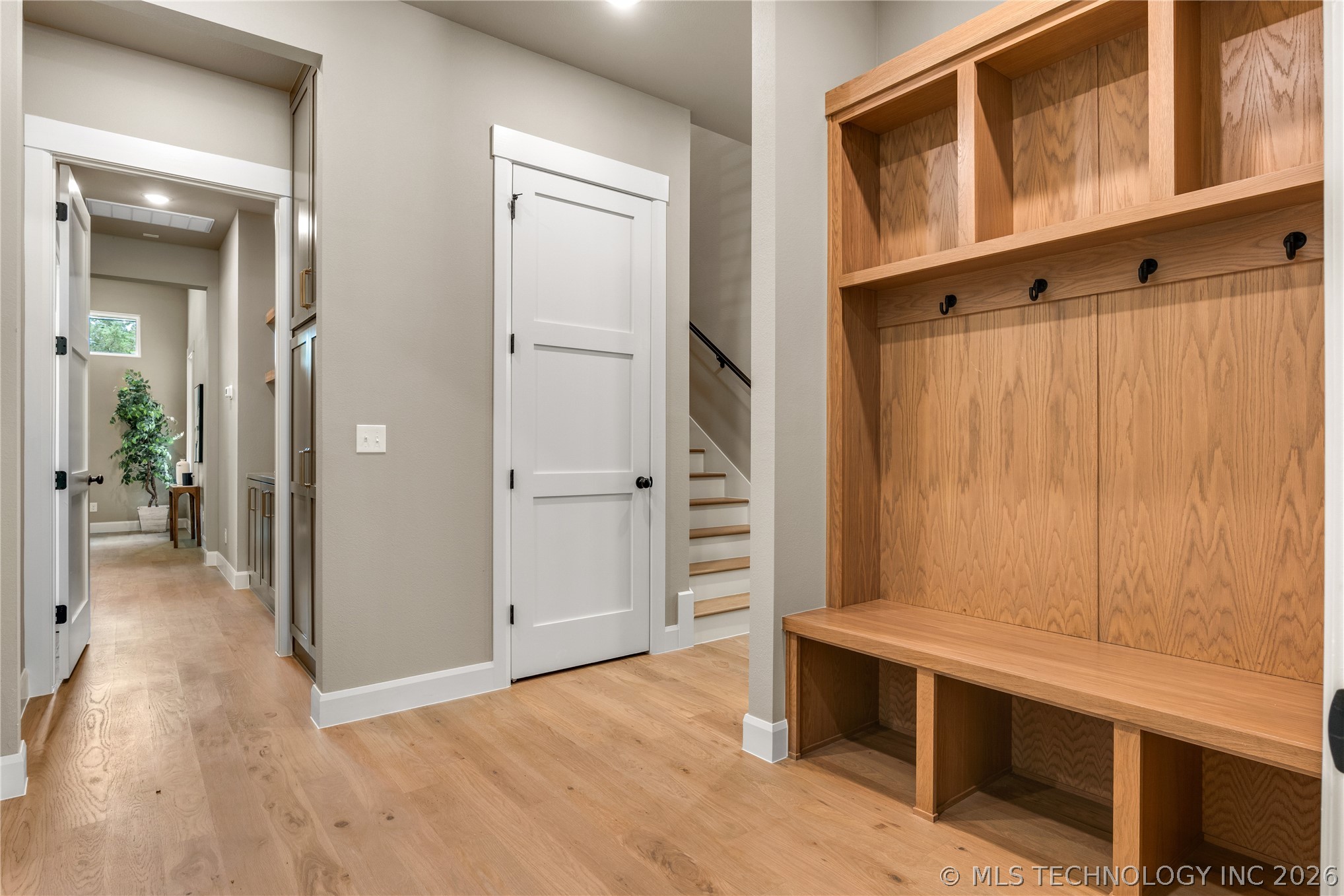 237 E 35th Place Property Photo 30