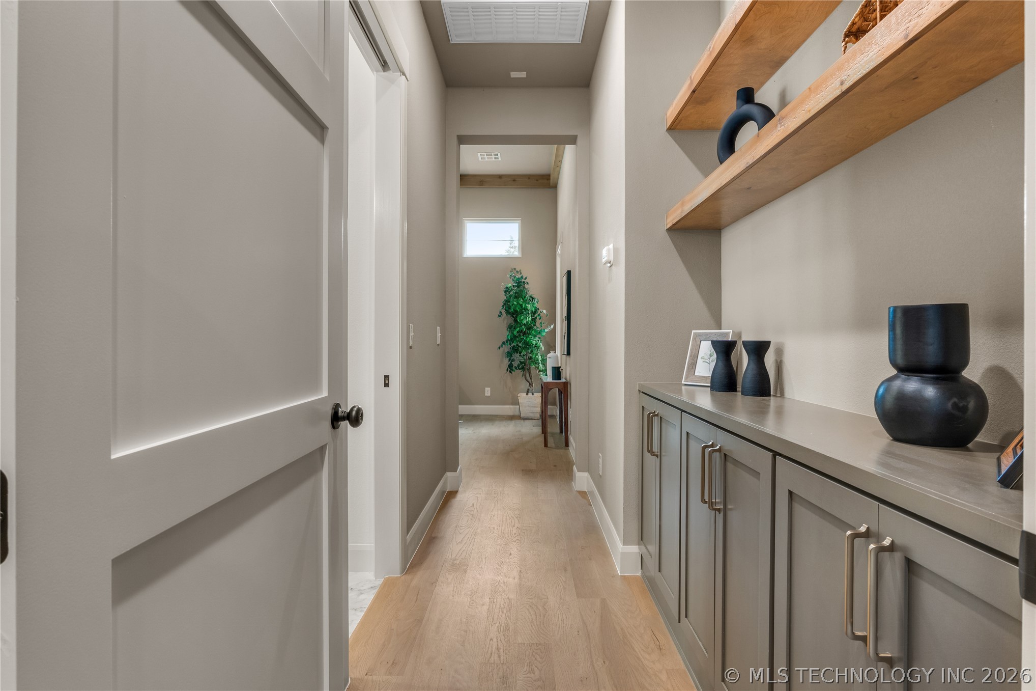 237 E 35th Place Property Photo 31