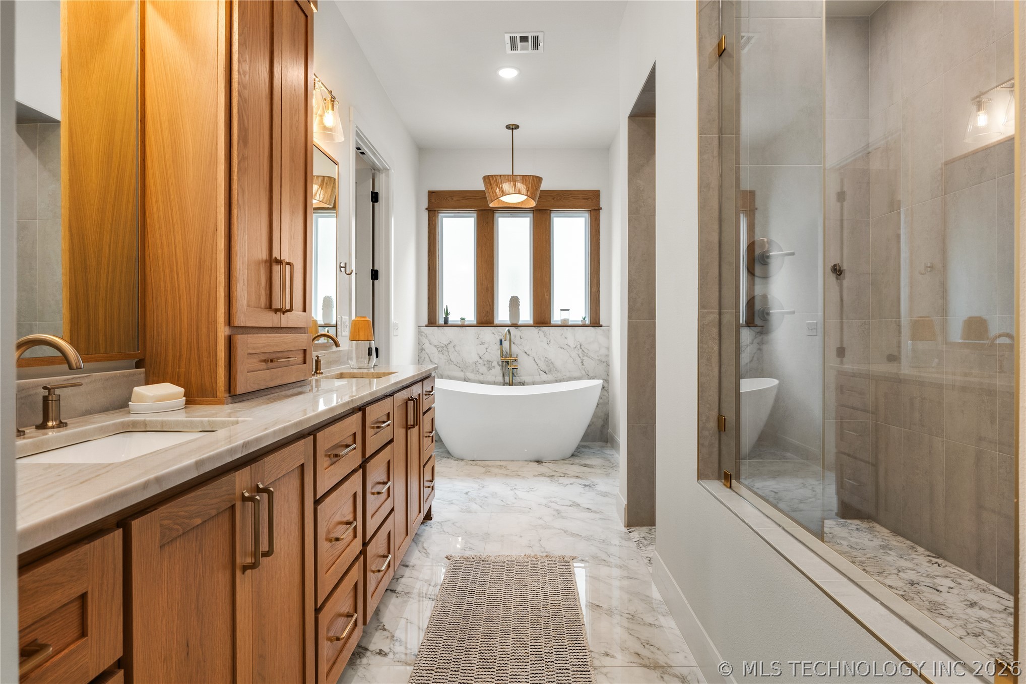 237 E 35th Place Property Photo 34