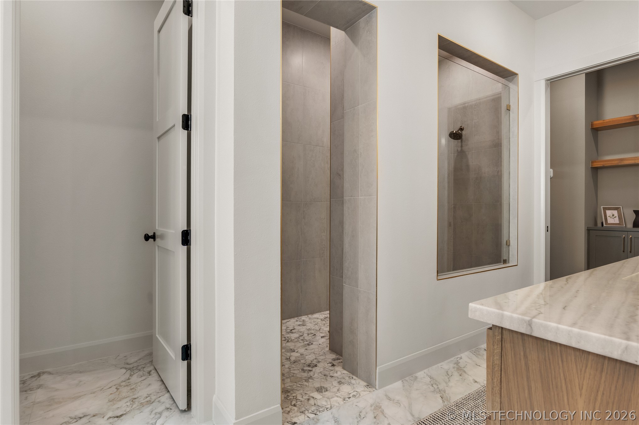 237 E 35th Place Property Photo 35