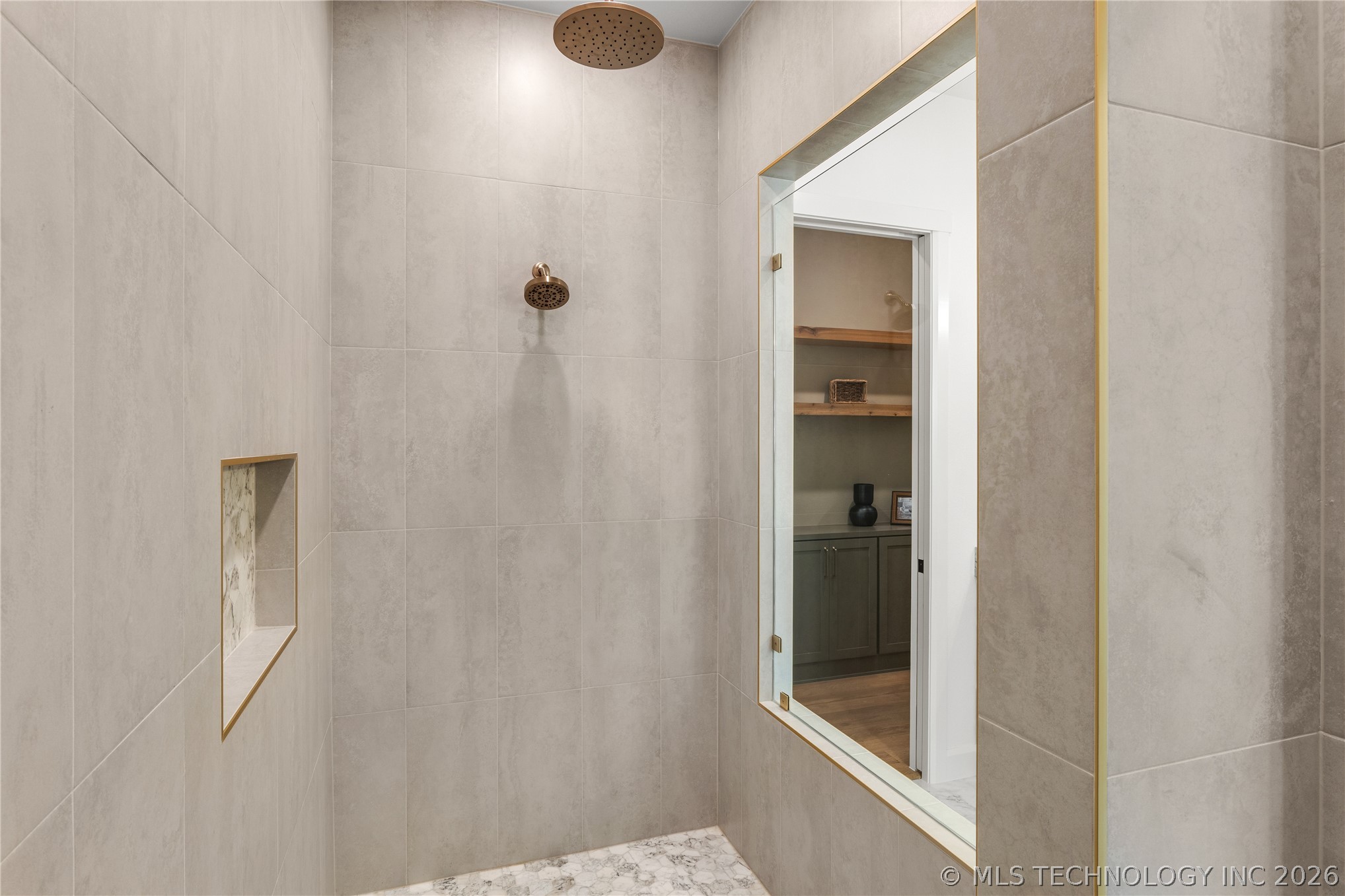 237 E 35th Place Property Photo 36