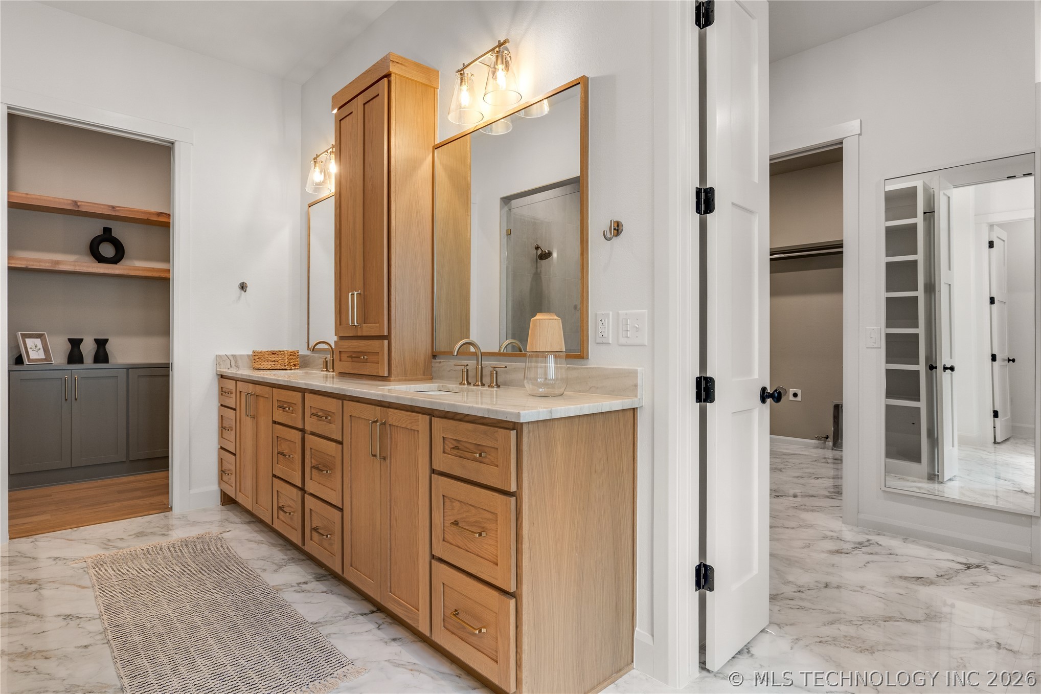 237 E 35th Place Property Photo 37