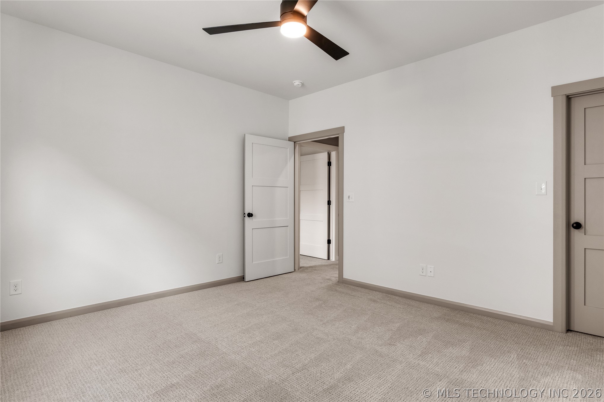237 E 35th Place Property Photo 50