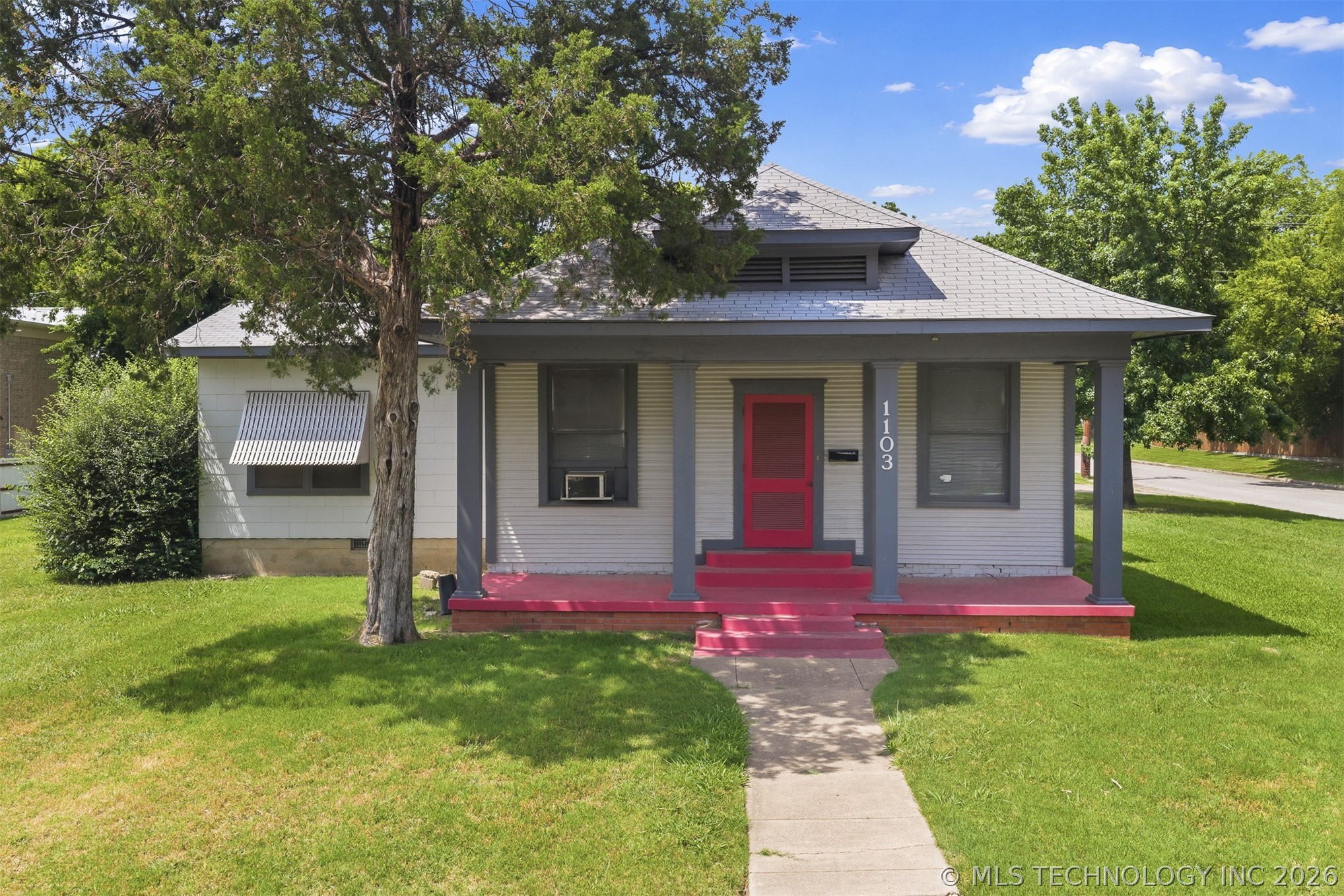 1103 Stanley SW Property Photo 1