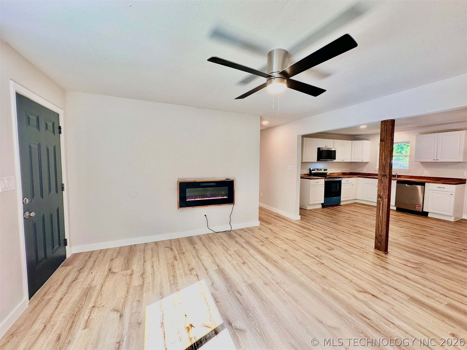 411 S 15th Property Photo 6