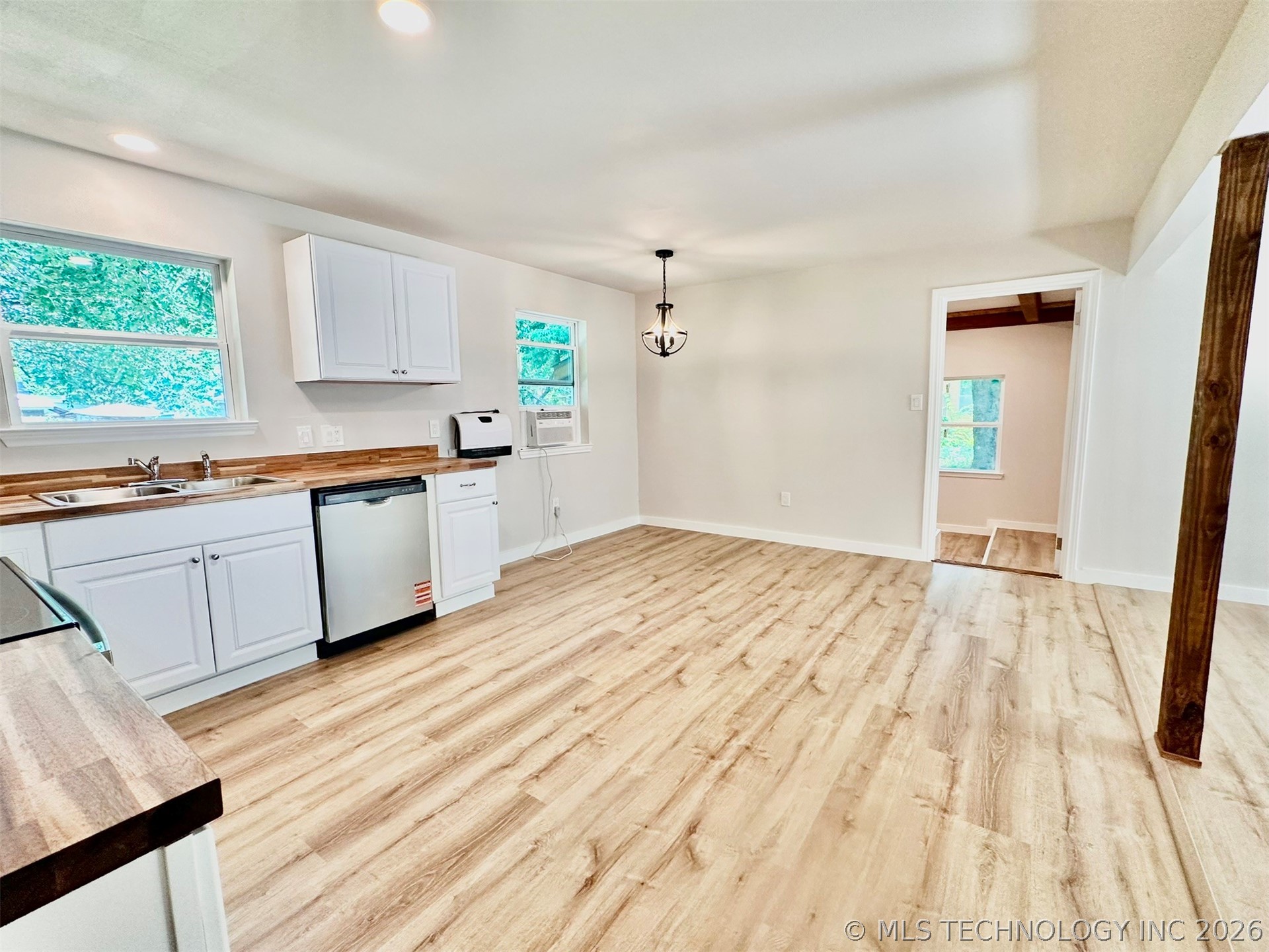 411 S 15th Property Photo 11