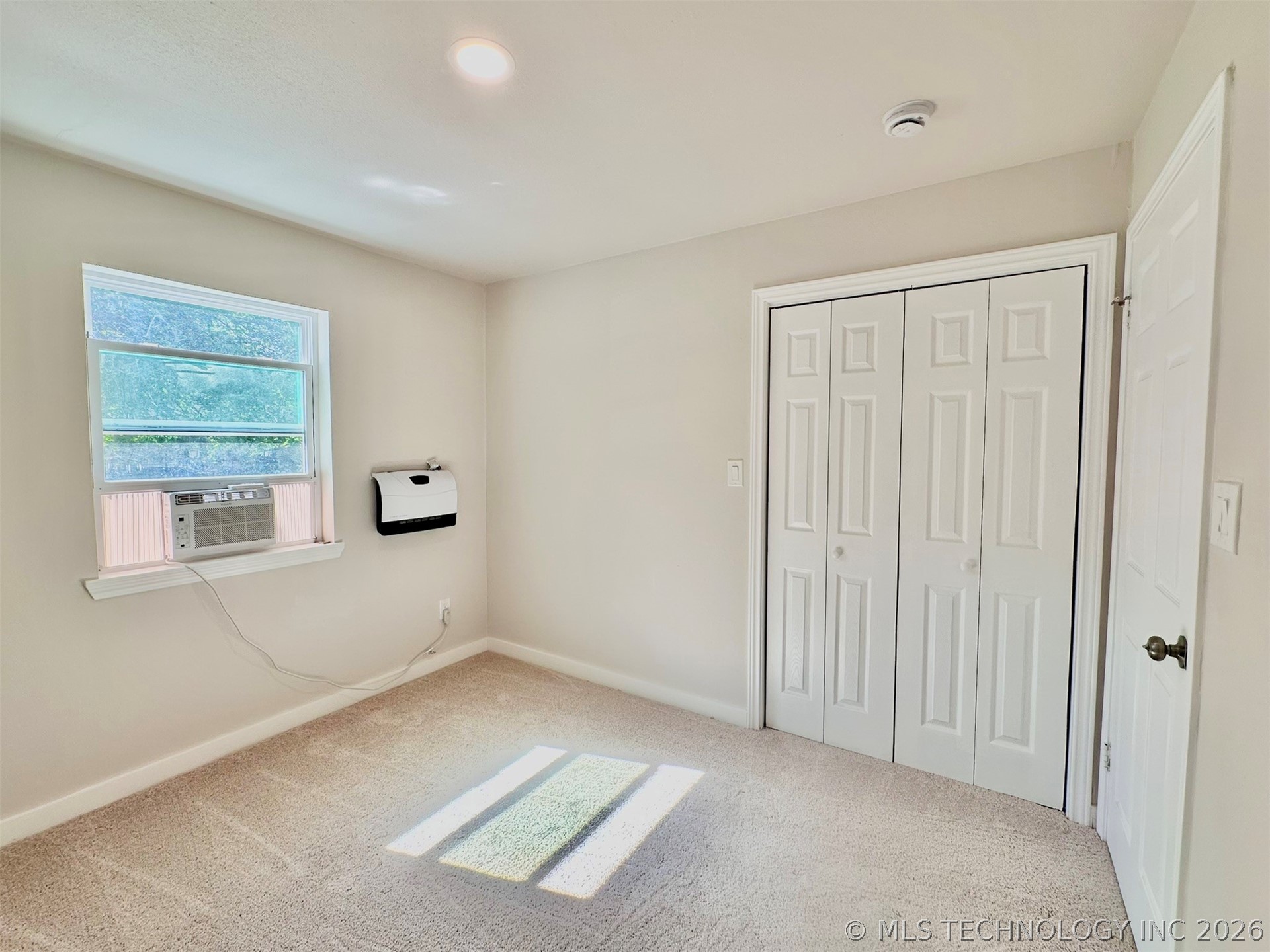 411 S 15th Property Photo 12