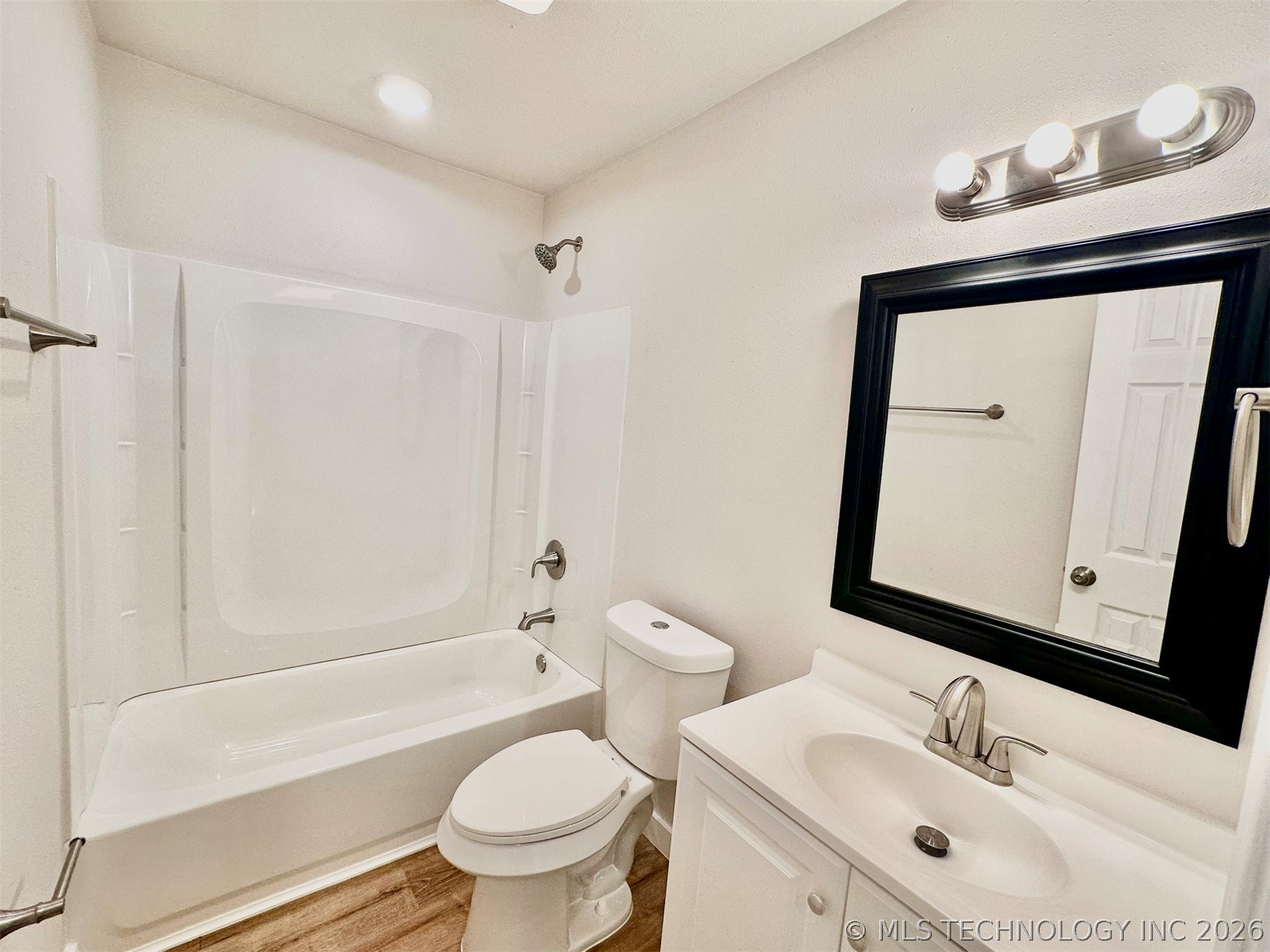411 S 15th Property Photo 16
