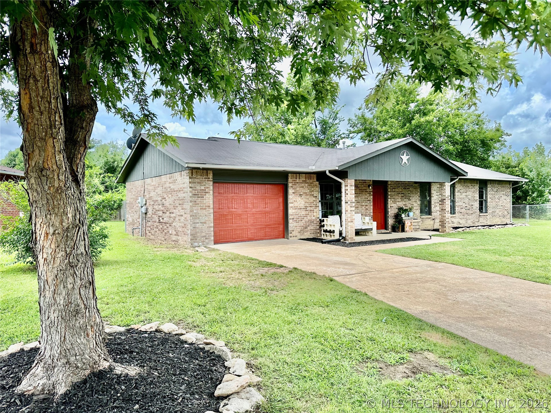 1705 S Muskogee Place Property Photo 1
