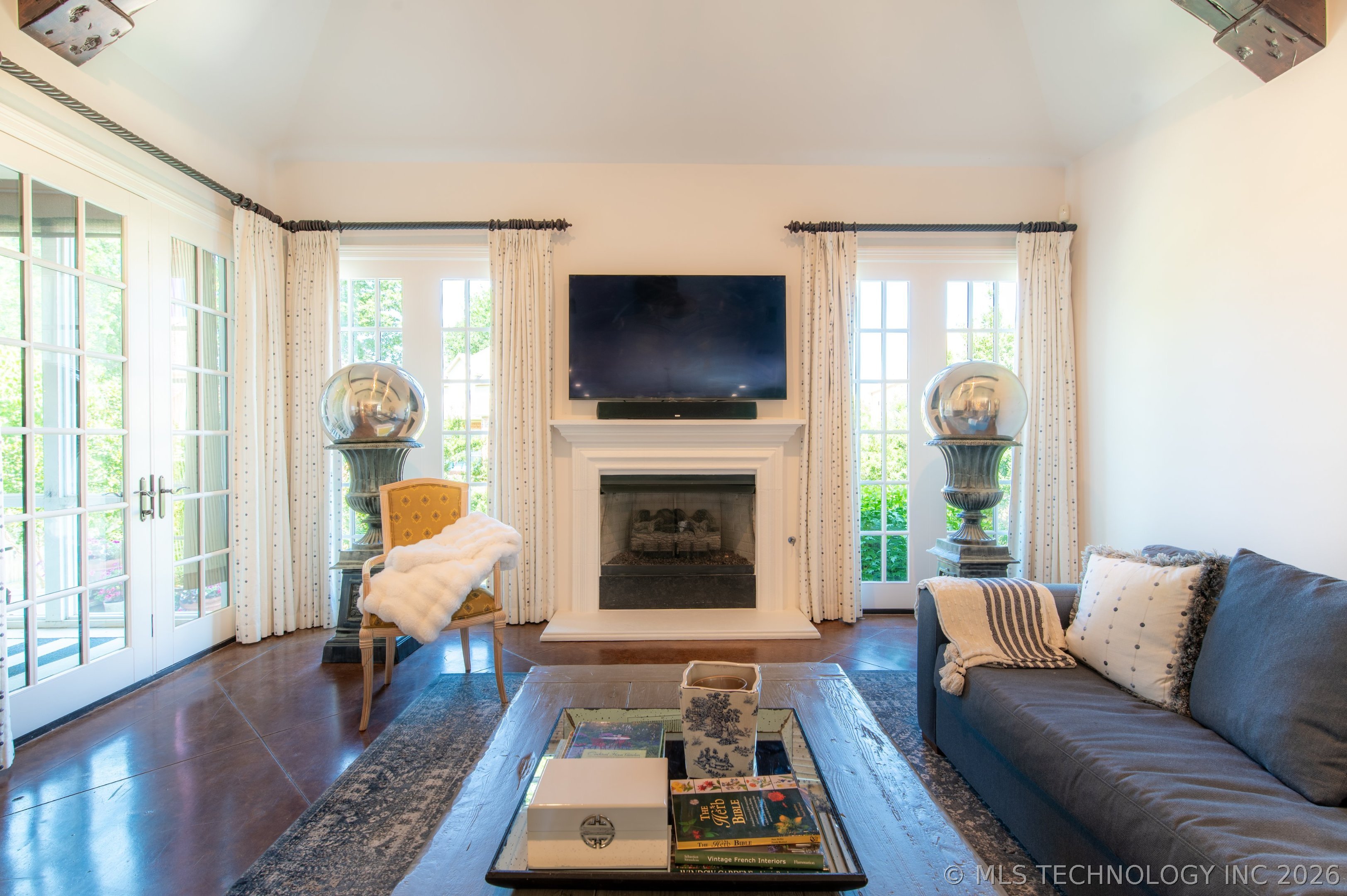 5810 W Orlando Circle Property Photo 7