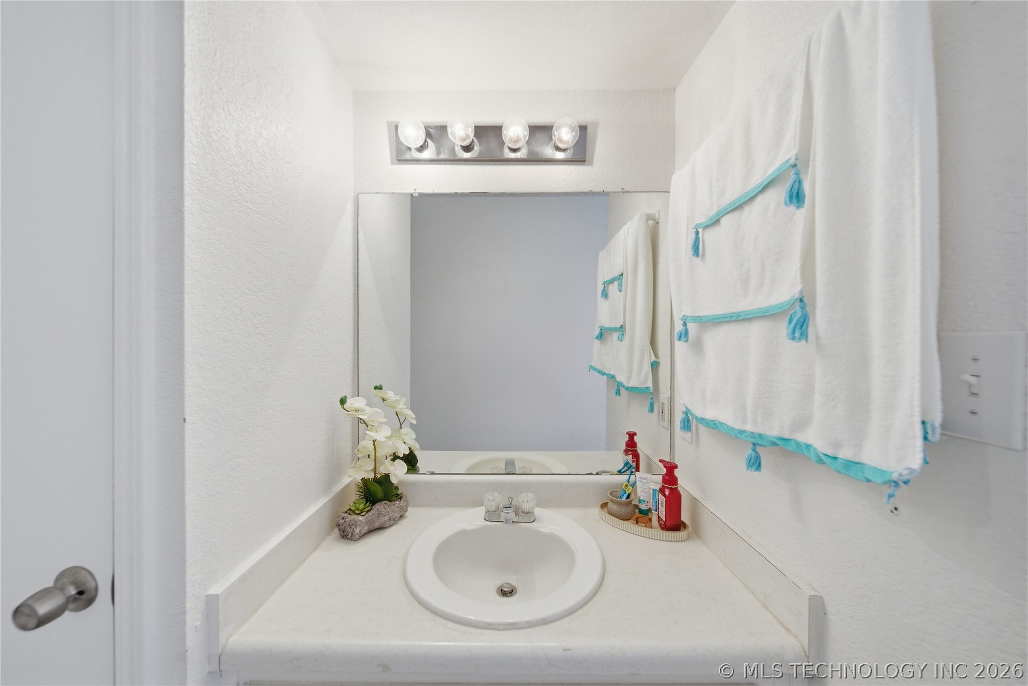 2850 E 90th Street 1208 Property Photo 24