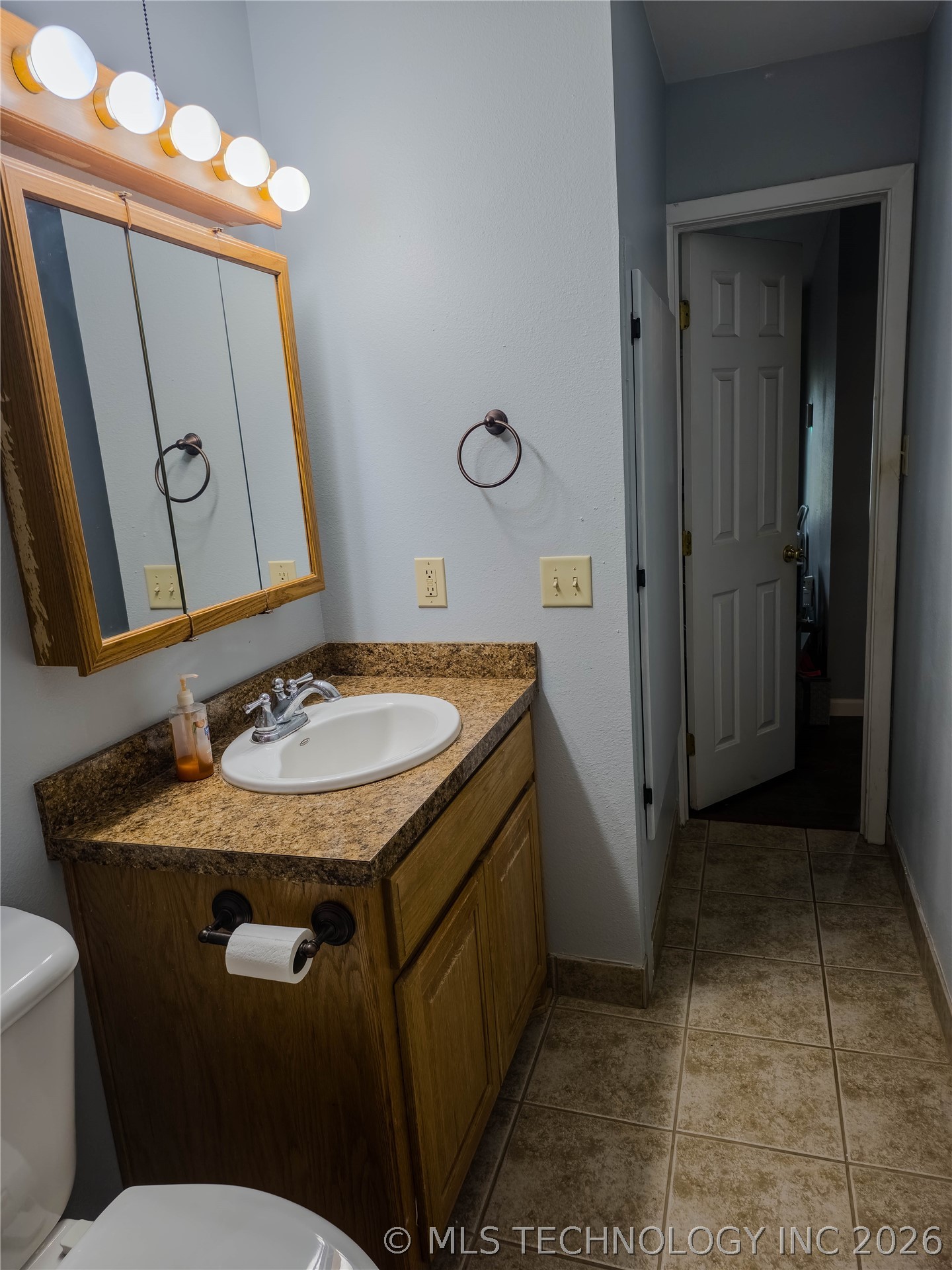 413 Stanton Property Photo 8