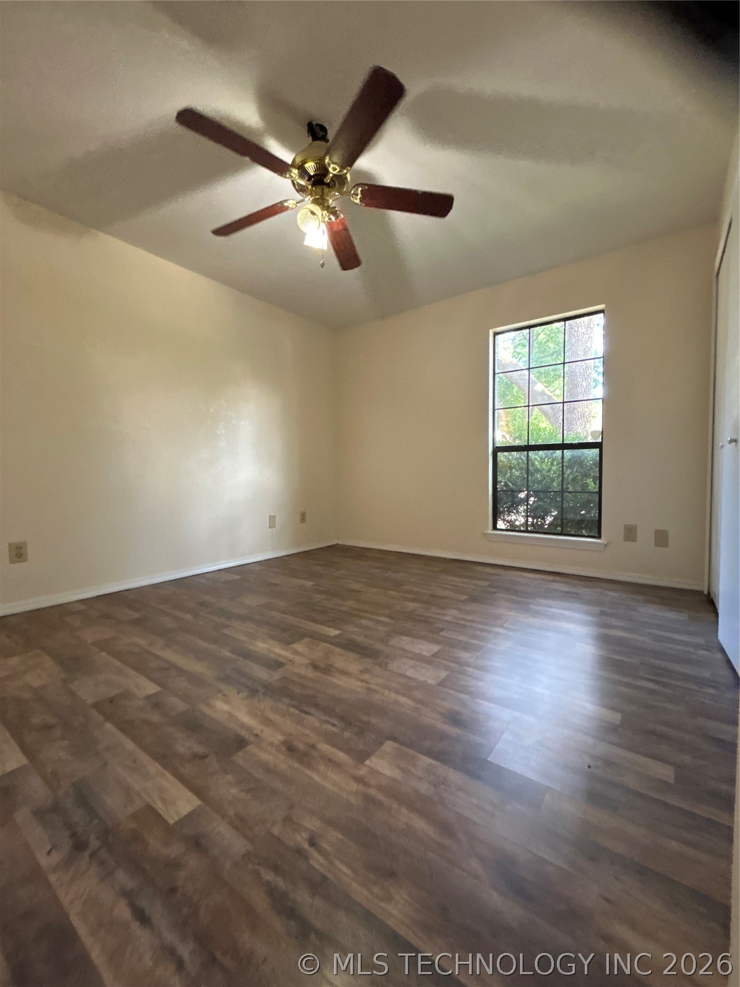 2707 S Oak Place Property Photo 13