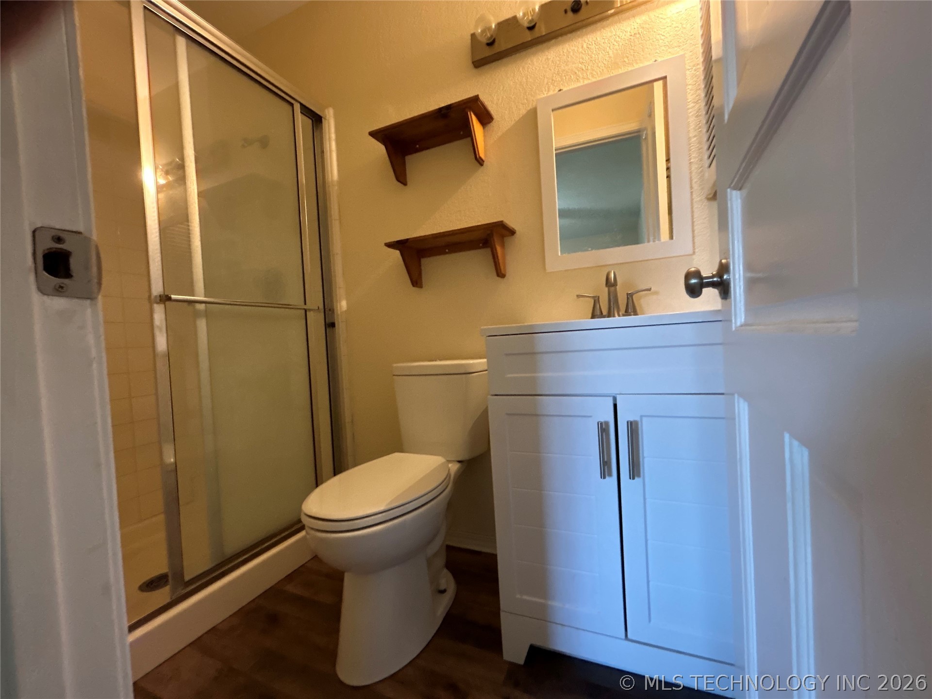 2707 S Oak Place Property Photo 16