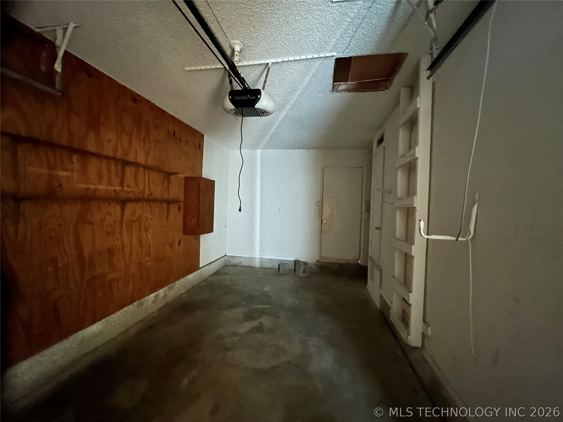 2707 S Oak Place Property Photo 17