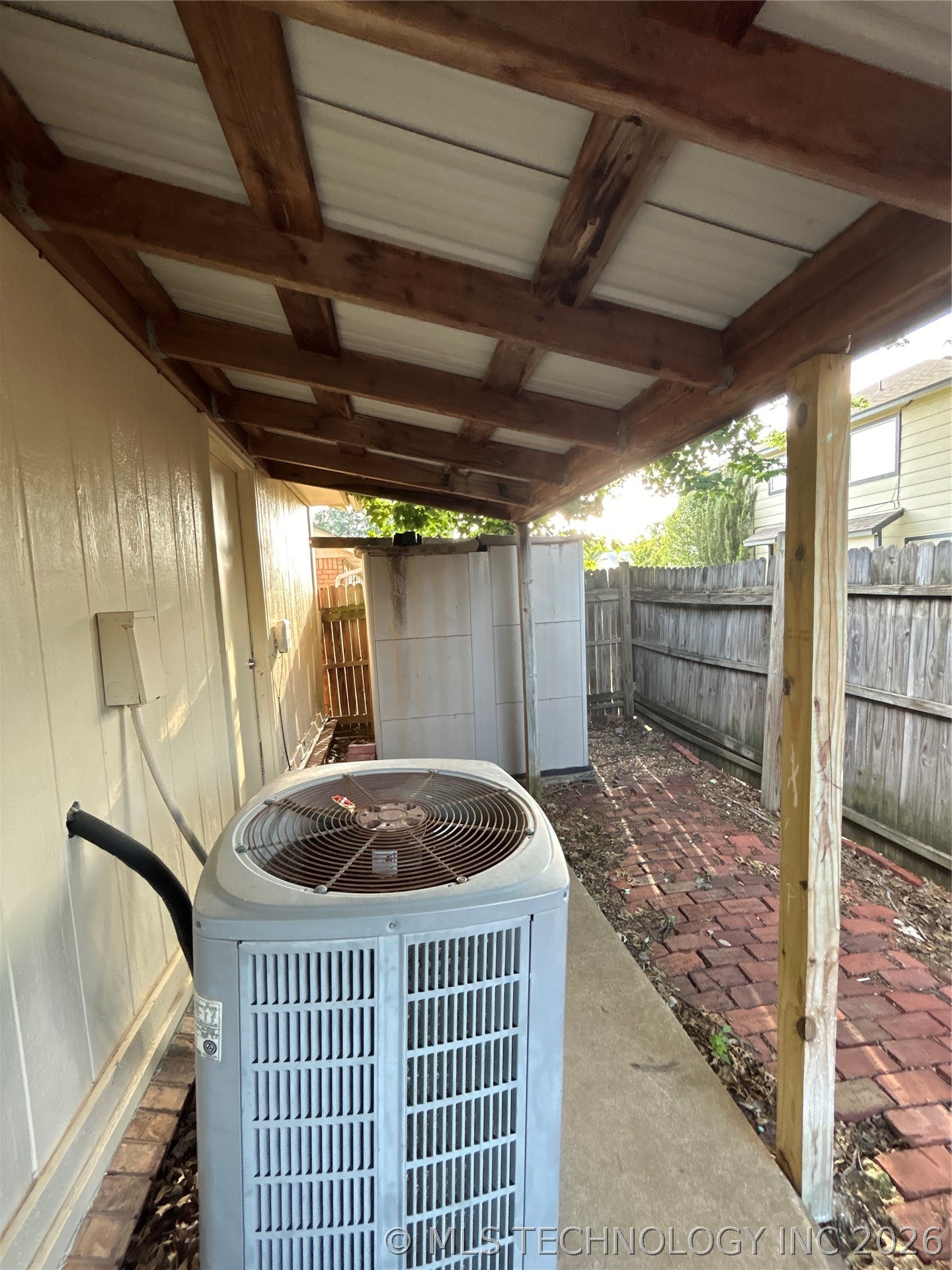 2707 S Oak Place Property Photo 18
