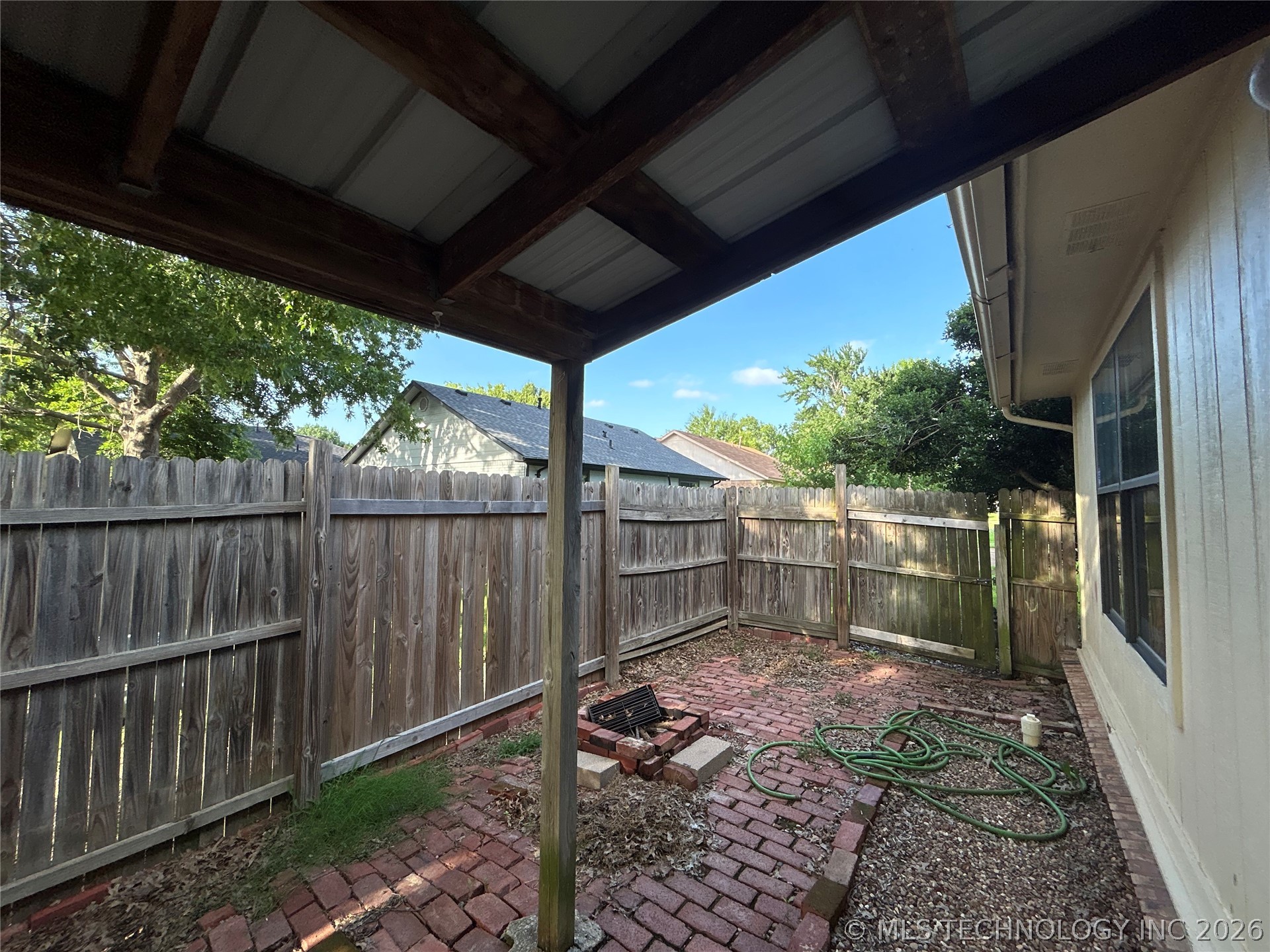 2707 S Oak Place Property Photo 19