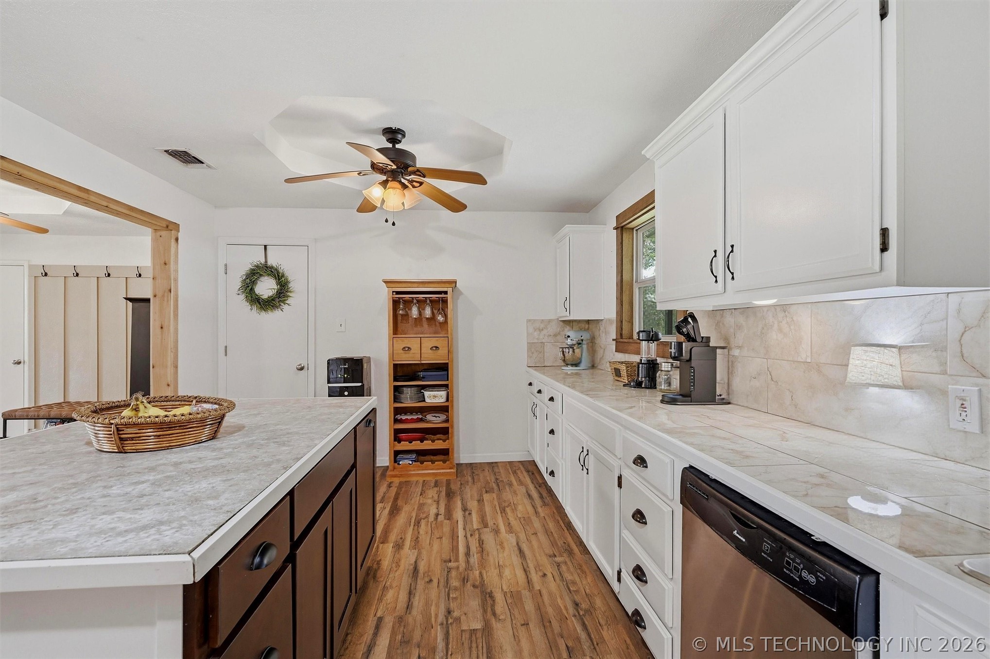 2120 Mason Property Photo 7