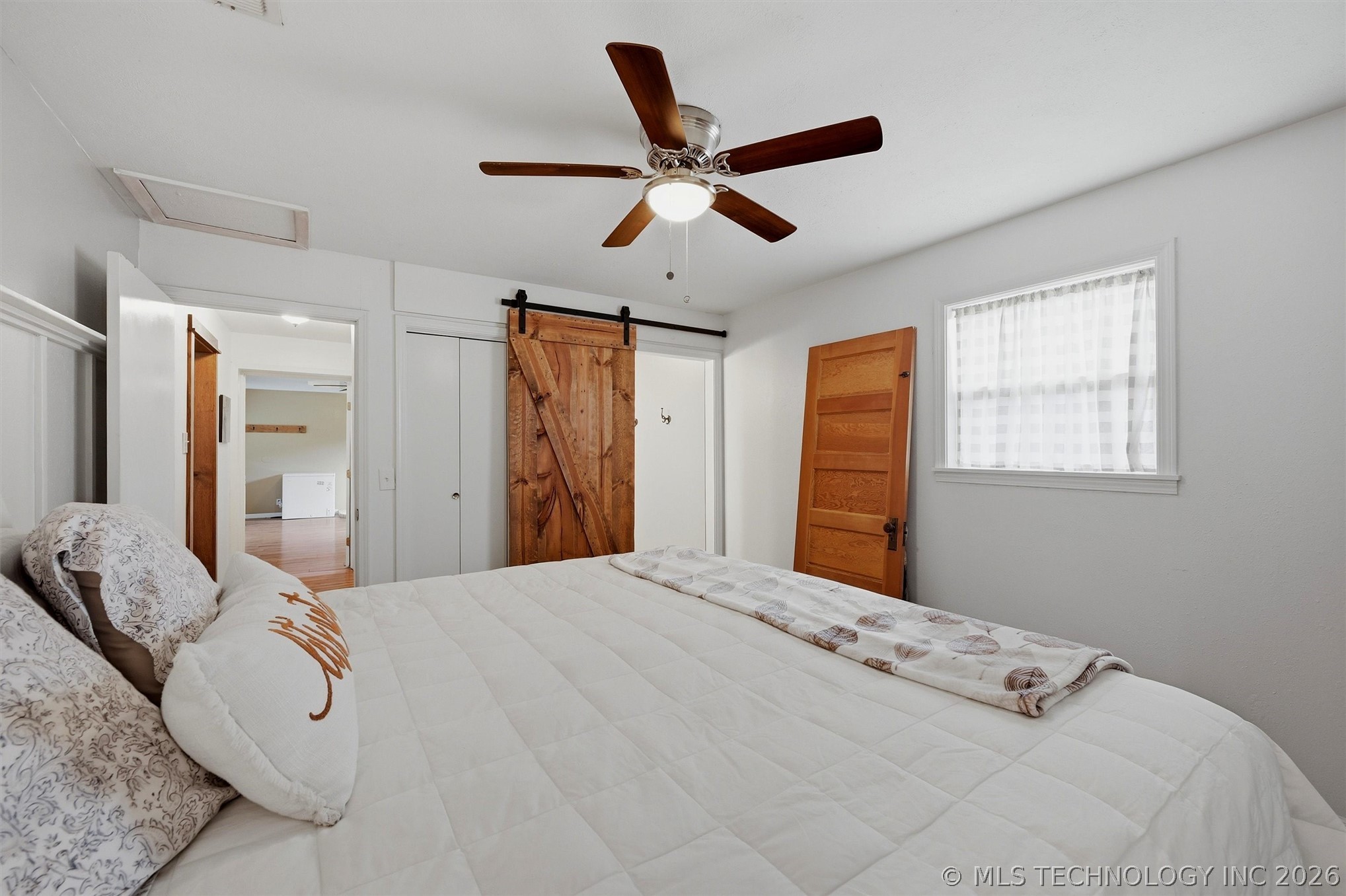 2120 Mason Property Photo 9