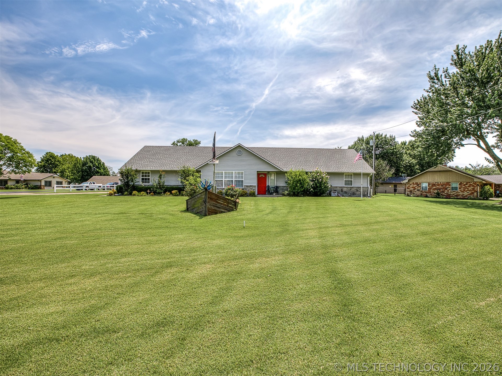 36 Meadowlark Property Photo 1